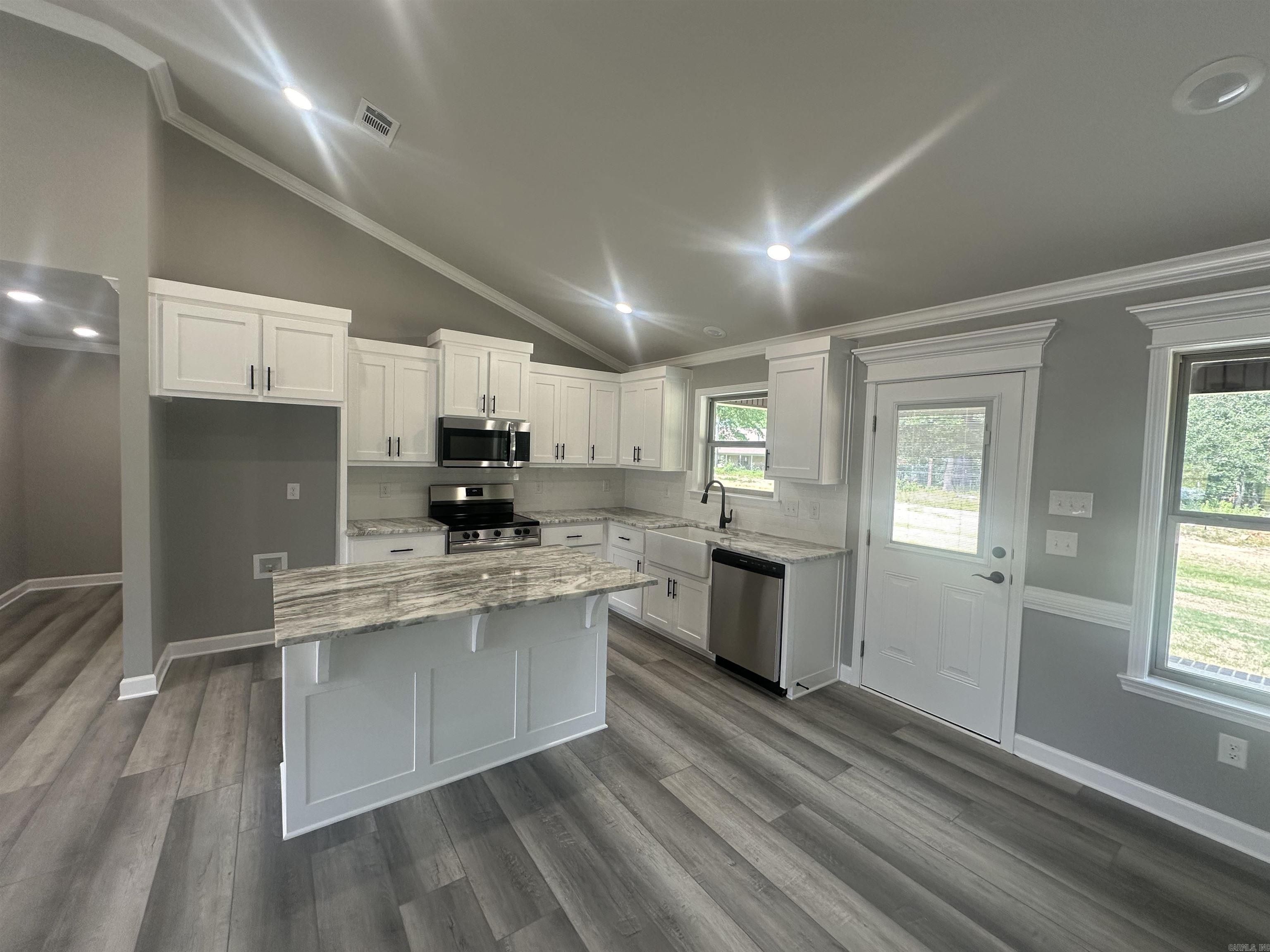 MAGNOLIA ESTATES - Residential