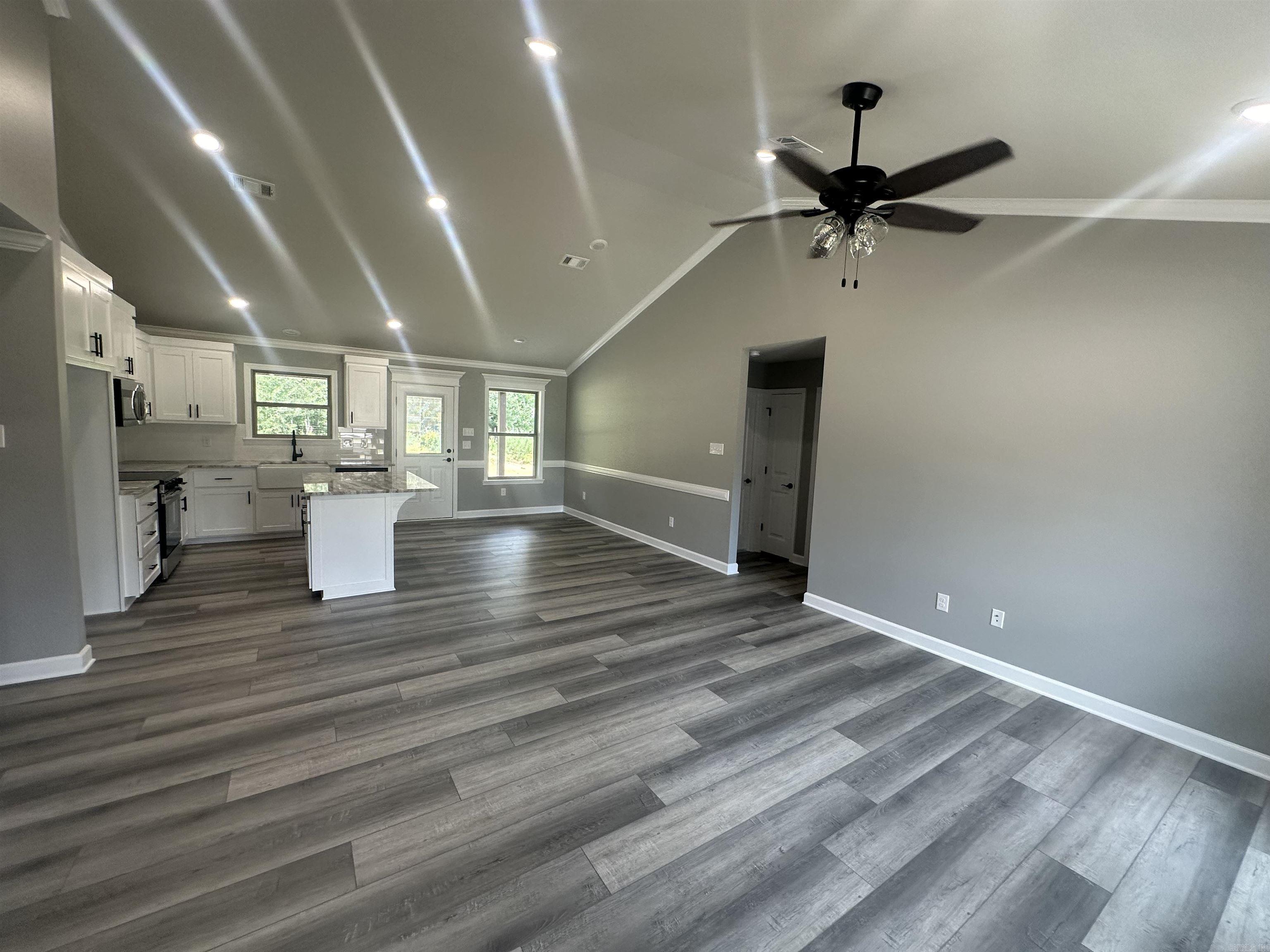 MAGNOLIA ESTATES - Residential