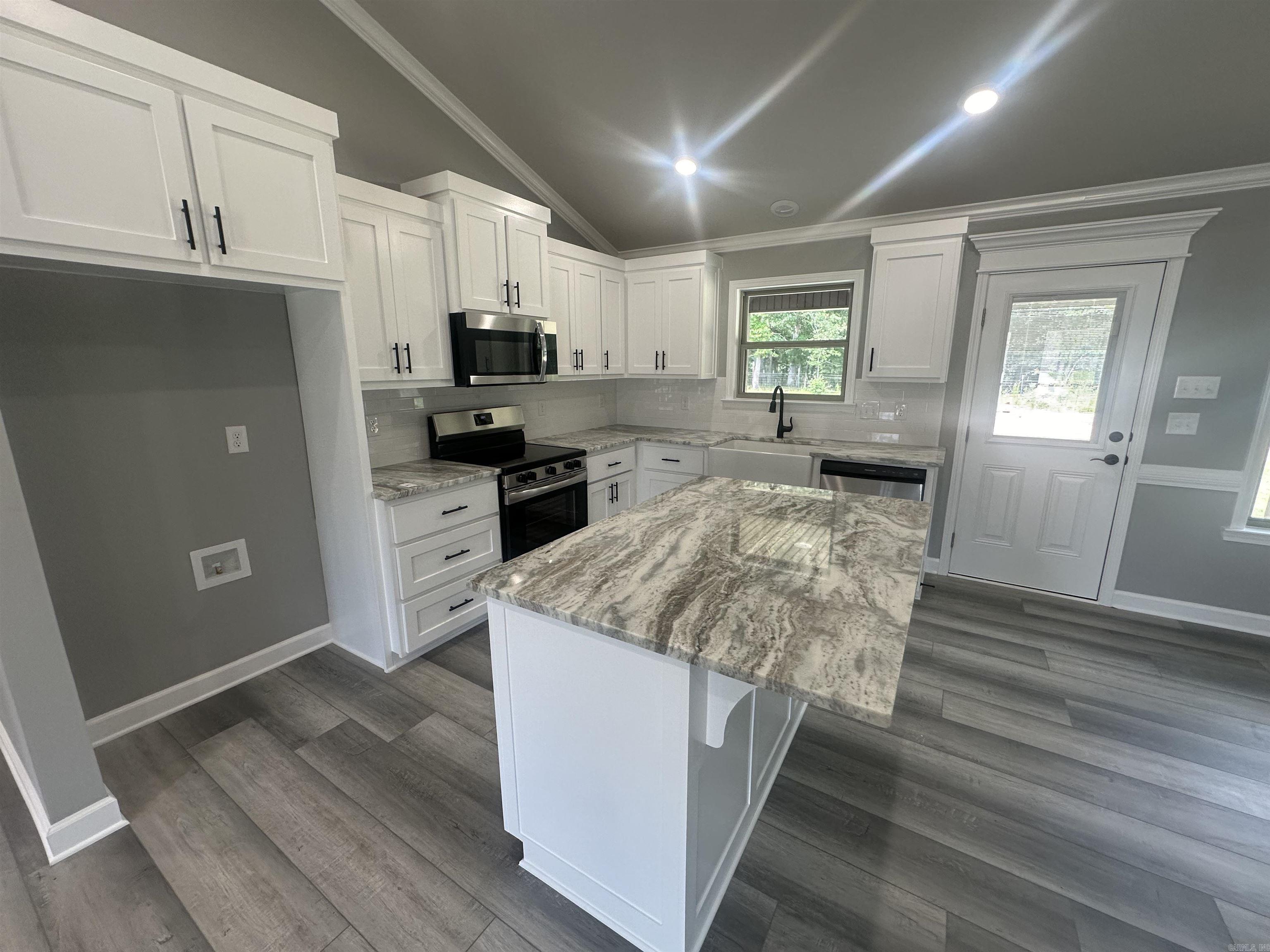 MAGNOLIA ESTATES - Residential