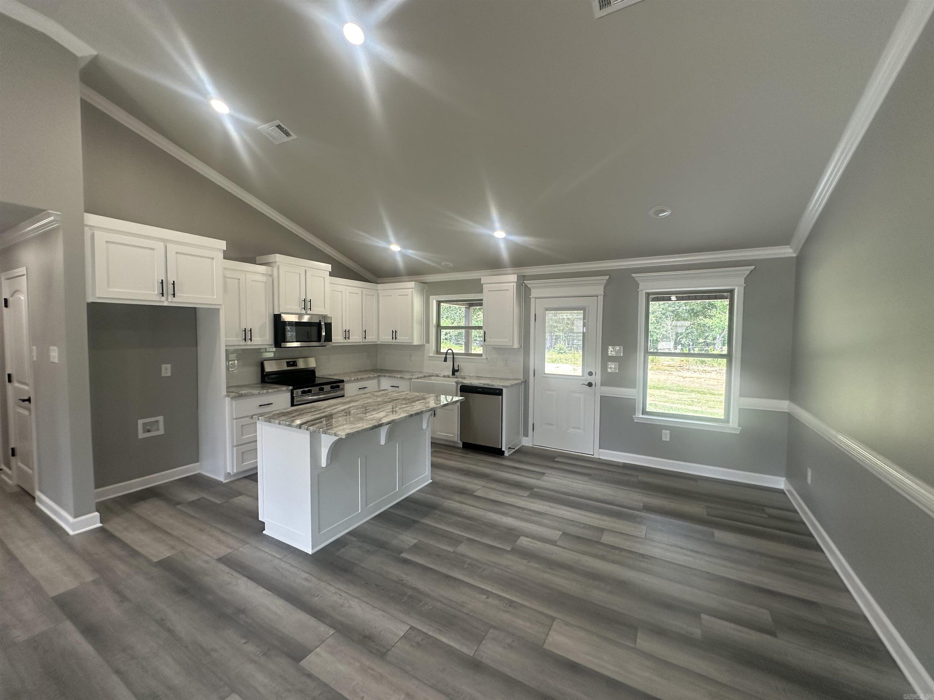 MAGNOLIA ESTATES - Residential