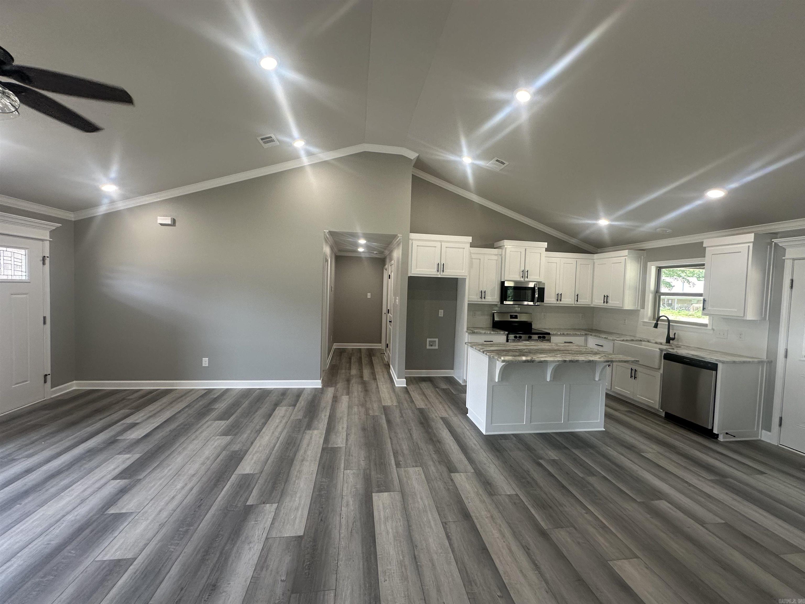 MAGNOLIA ESTATES - Residential