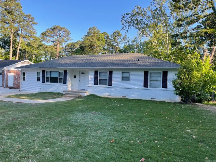 Lot's of Room, Remodeled and Ready for your large family. Open Kitchen, Living Room and Dining with 3 bedrooms and a bonus room upstairs. Huge living area with another full bathroom and another bedroom downstairs. Walk out basement. Refrigerator, Washer & Dryer Included.