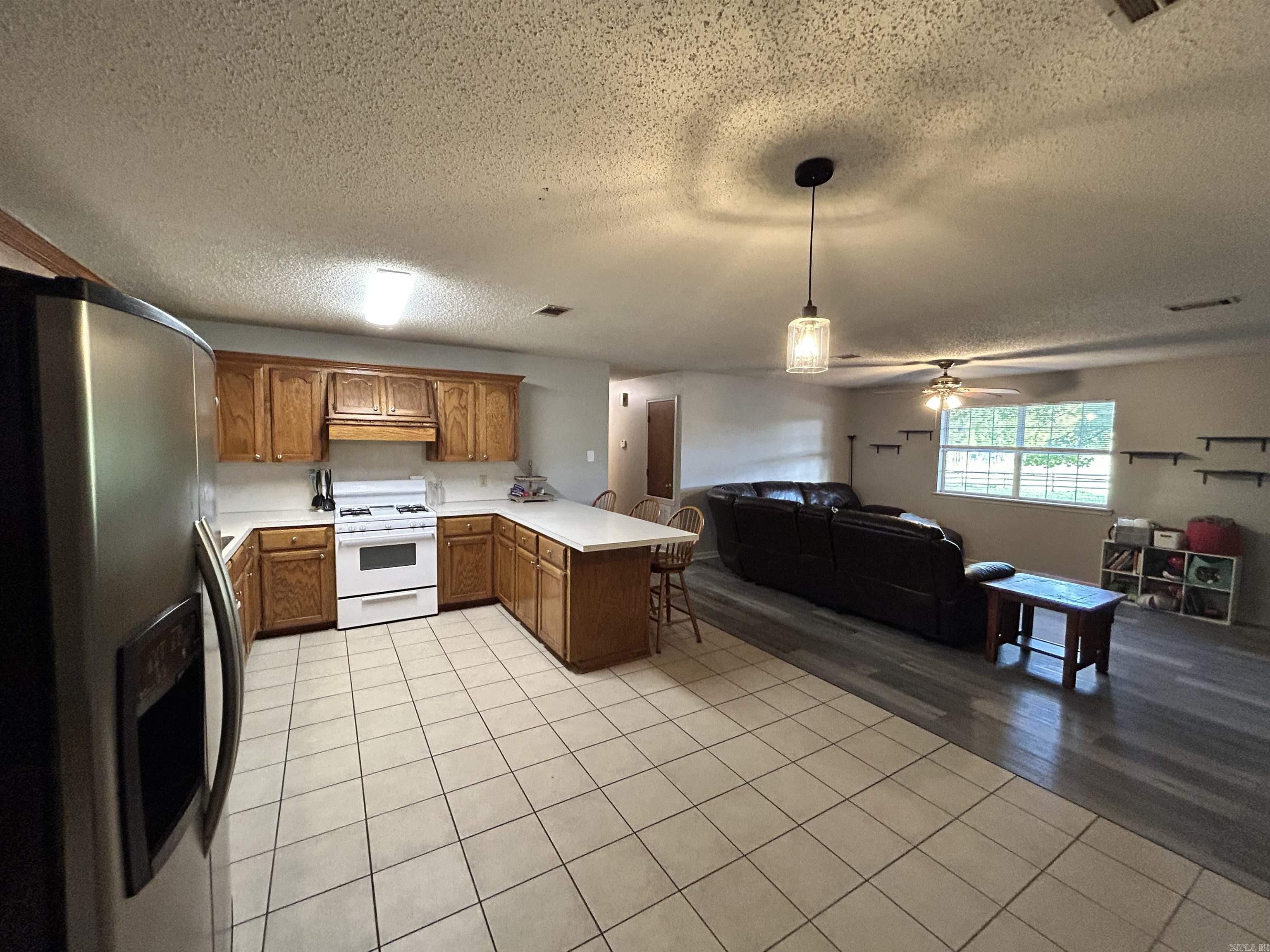 ASHLEYS OAKS ADDN - Residential