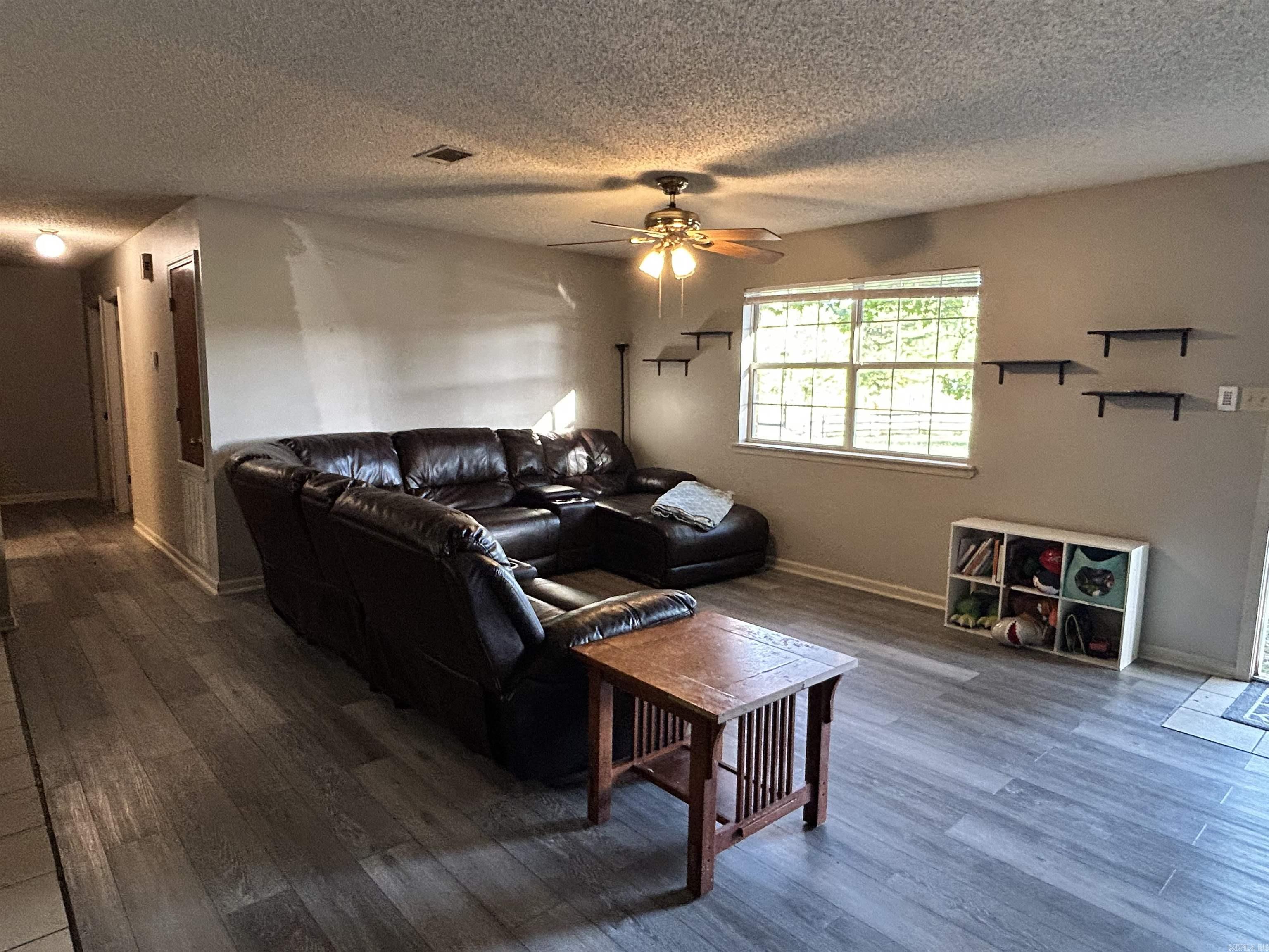 ASHLEYS OAKS ADDN - Residential