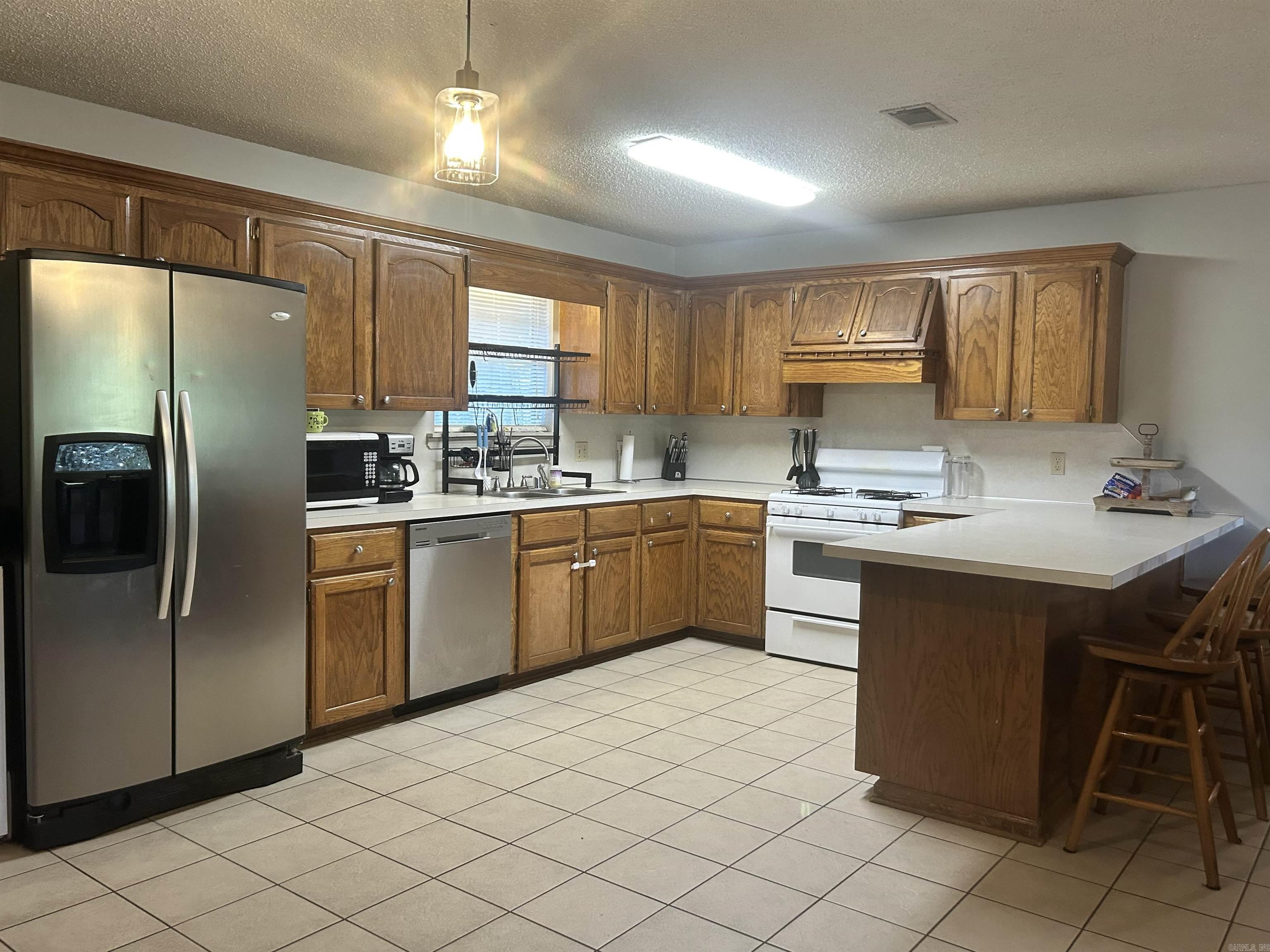 ASHLEYS OAKS ADDN - Residential