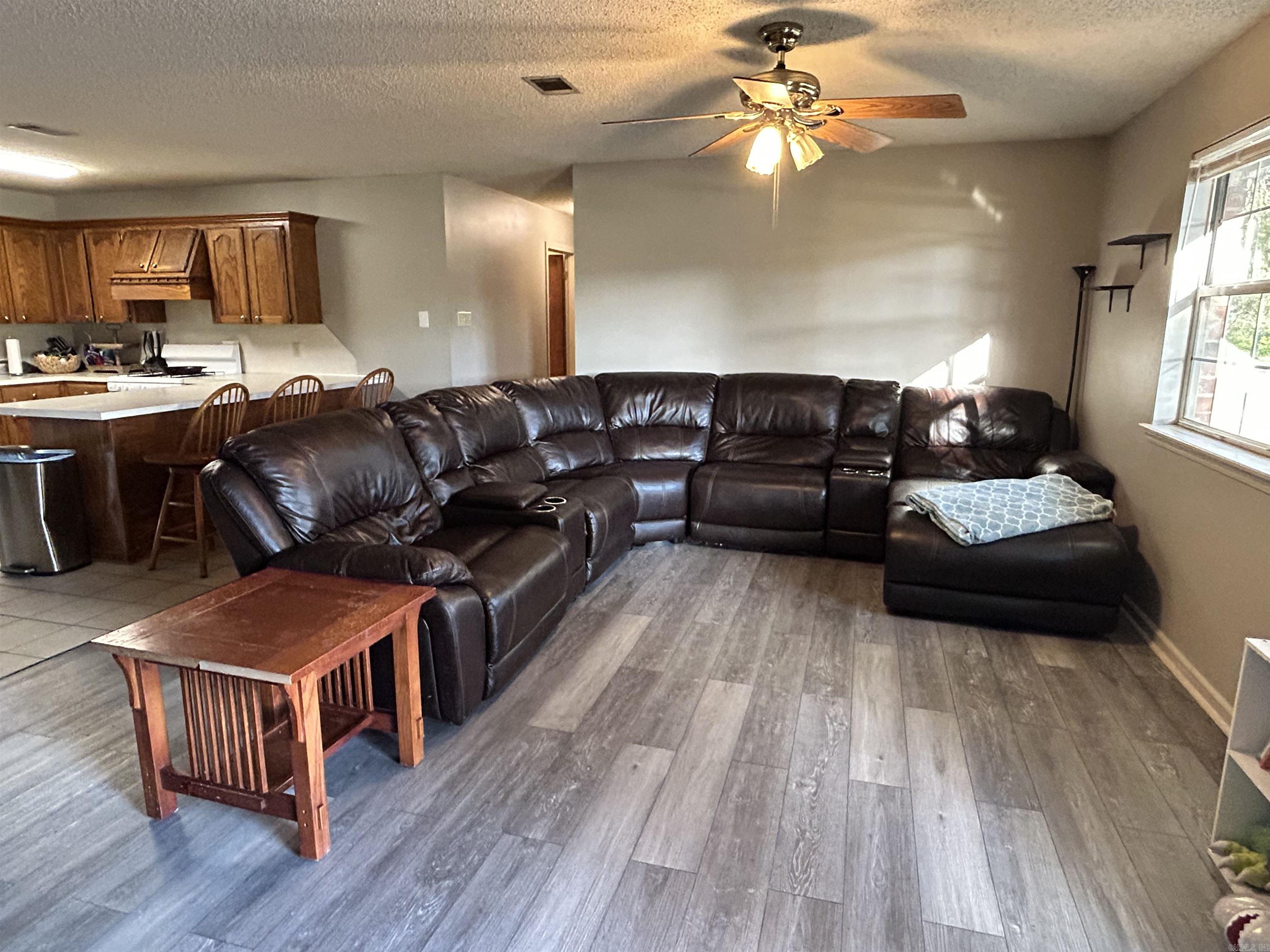 ASHLEYS OAKS ADDN - Residential