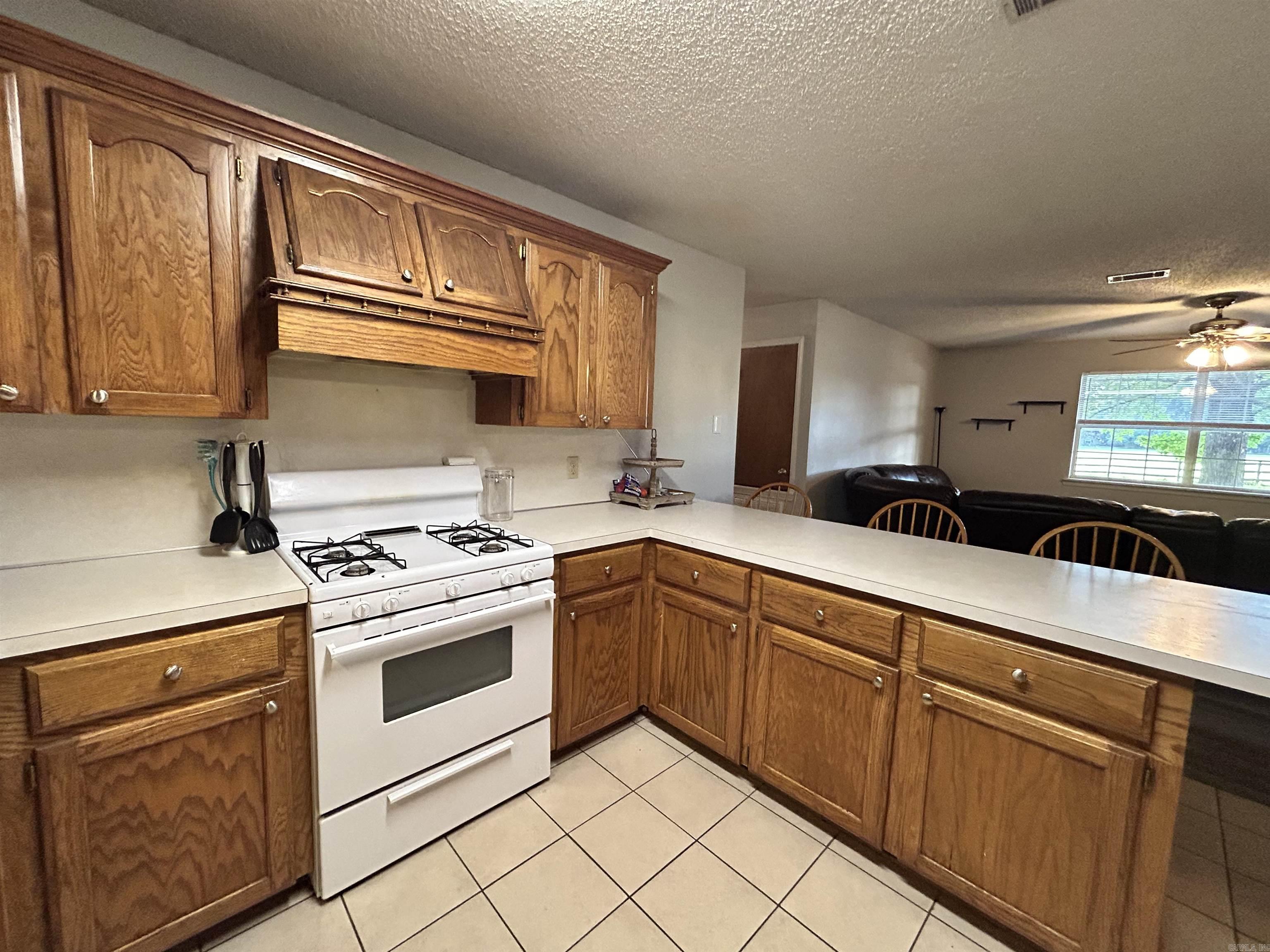 ASHLEYS OAKS ADDN - Residential