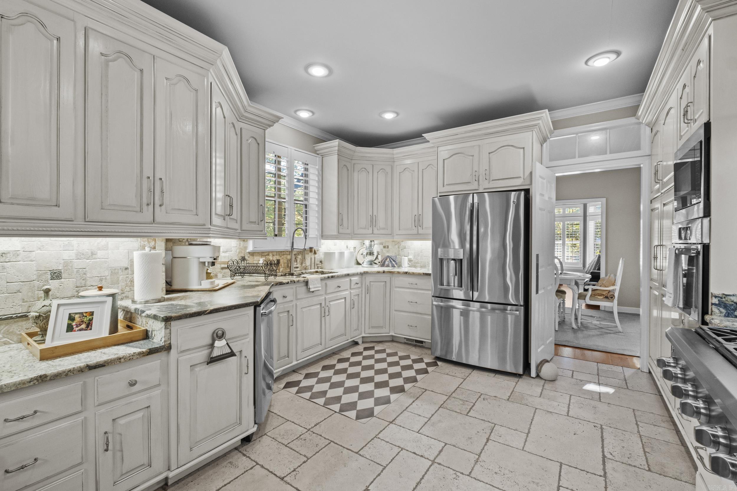 RIVER OAKS - Residential