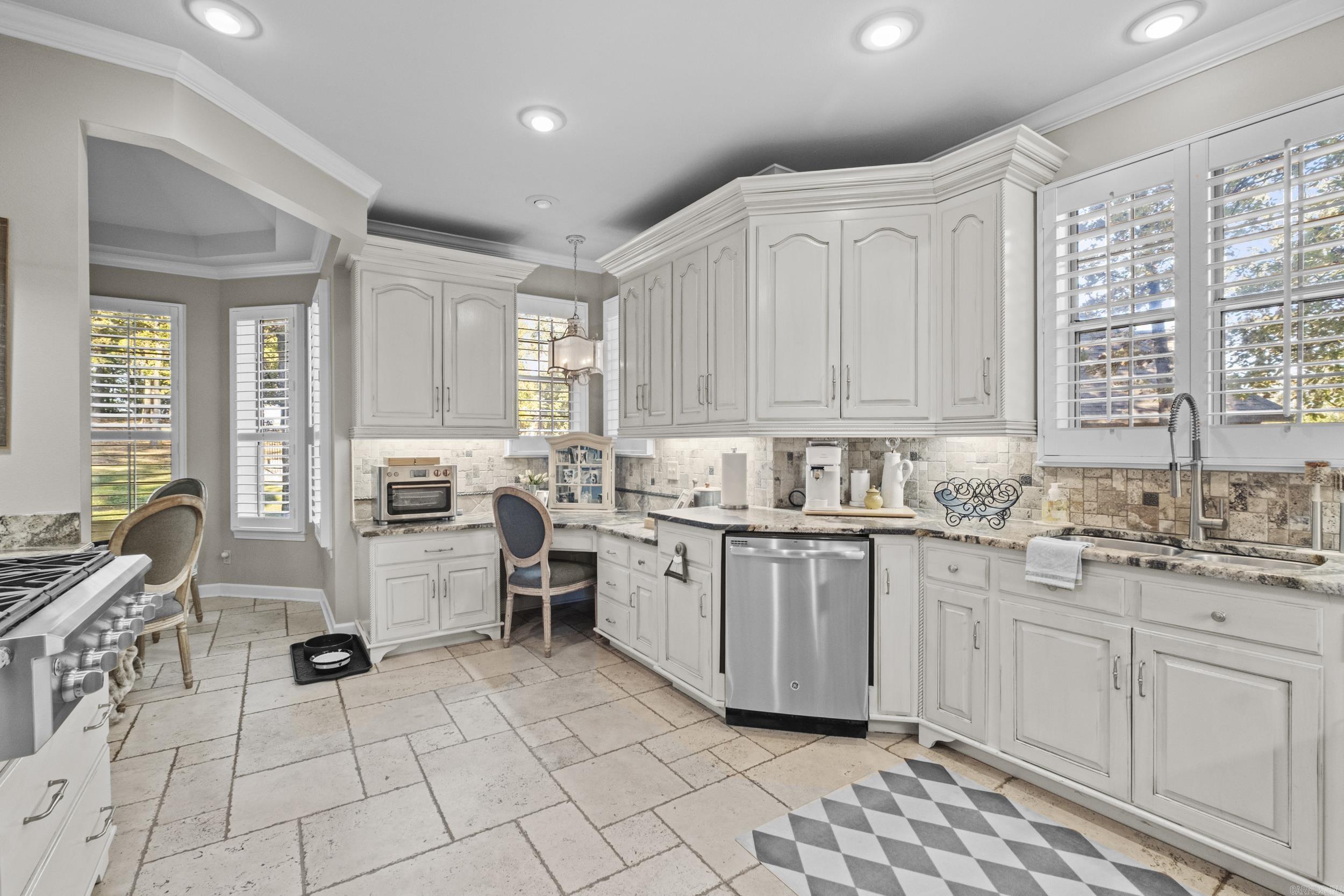 RIVER OAKS - Residential