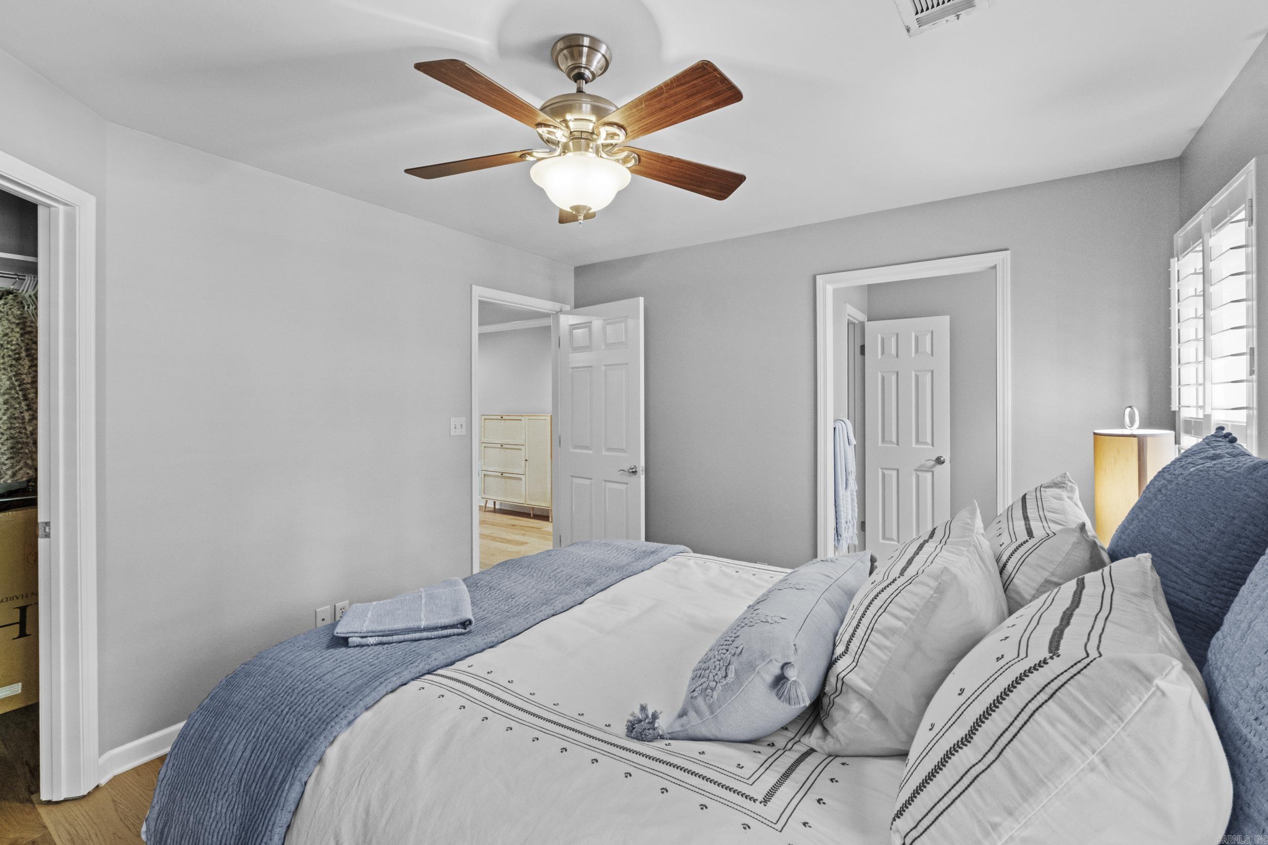 RIVER OAKS - Residential