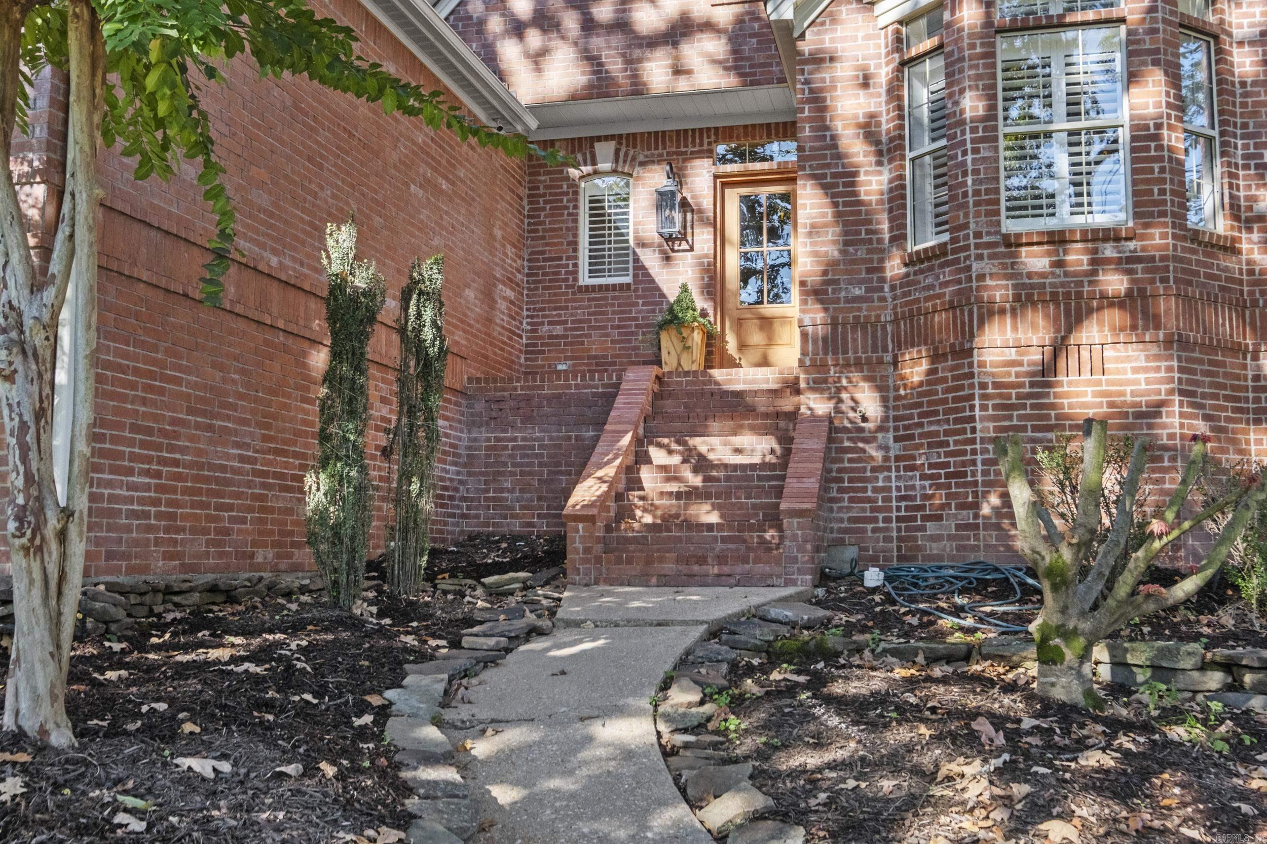 RIVER OAKS - Residential
