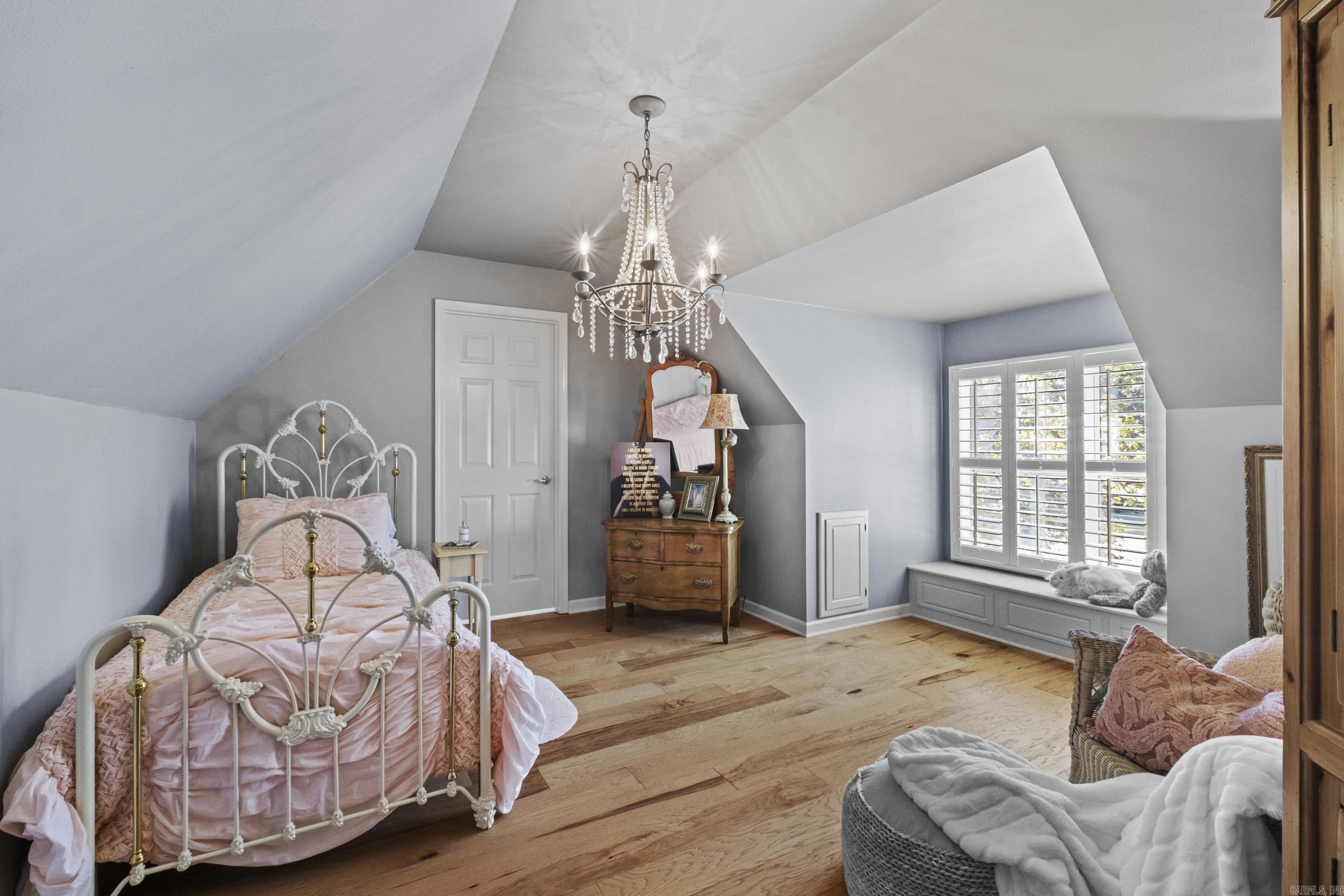 RIVER OAKS - Residential