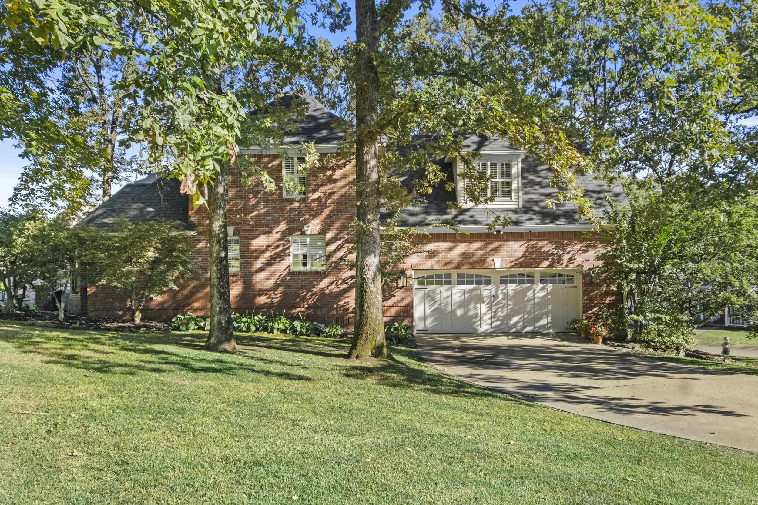 RIVER OAKS - Residential