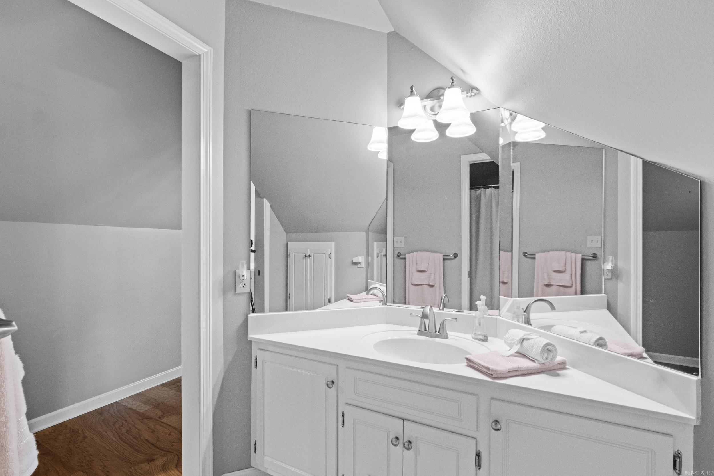 RIVER OAKS - Residential