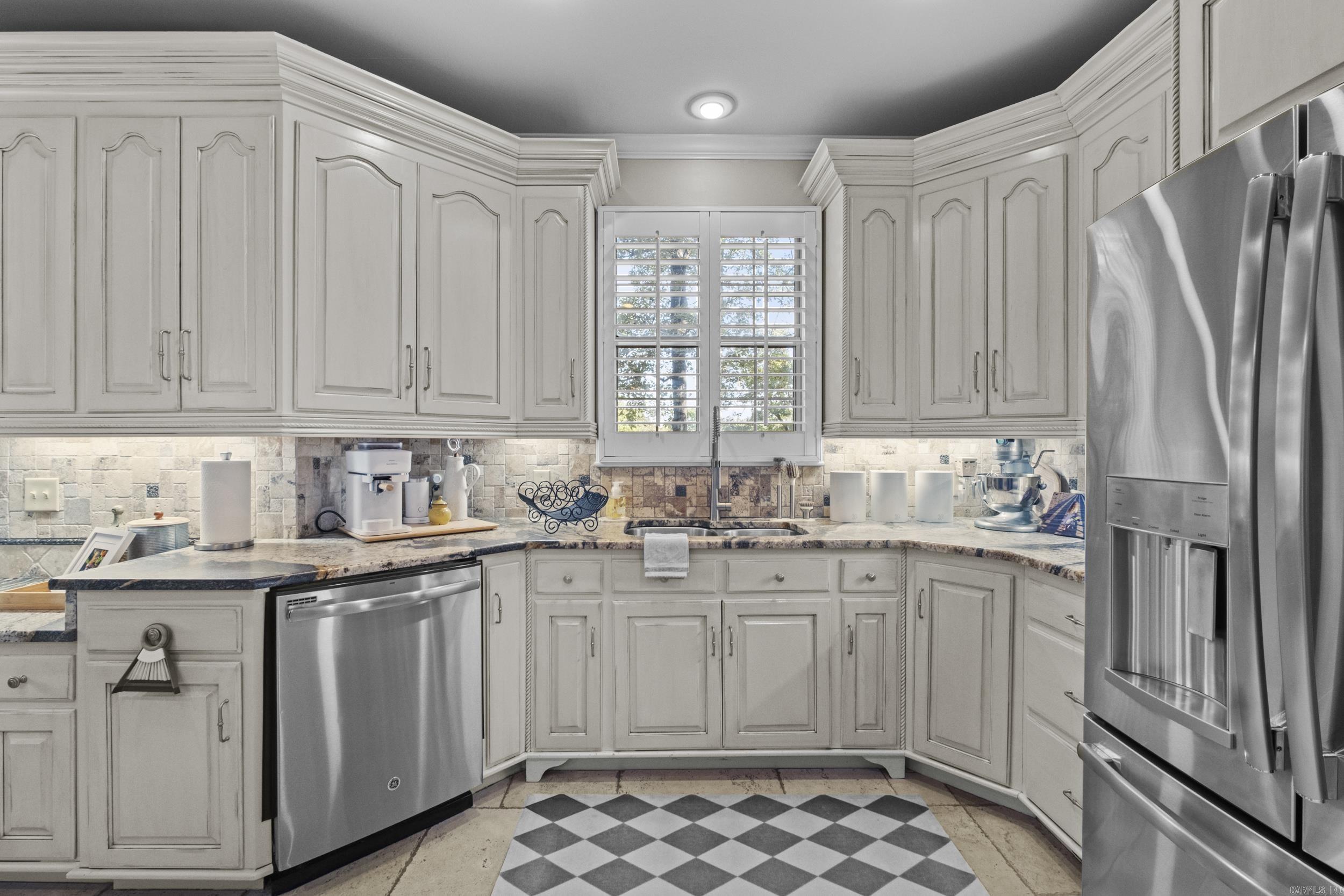 RIVER OAKS - Residential