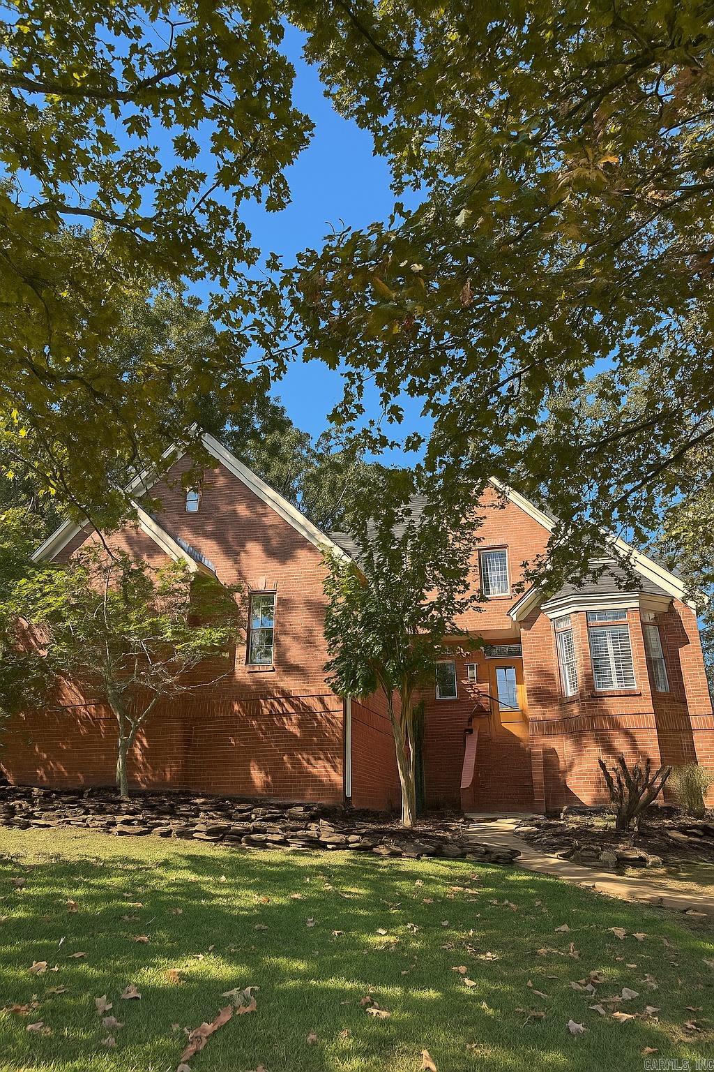 RIVER OAKS - Residential