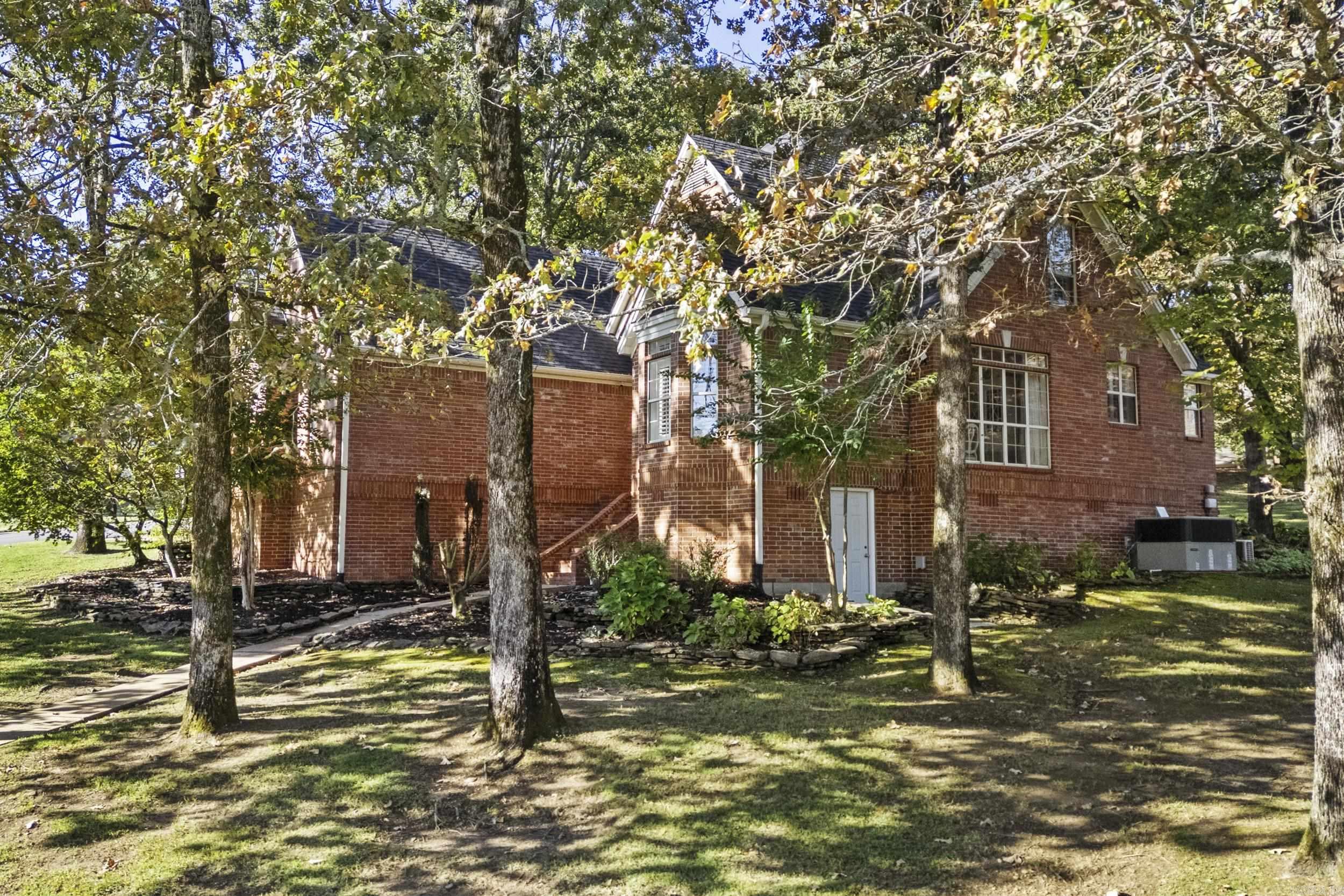 RIVER OAKS - Residential