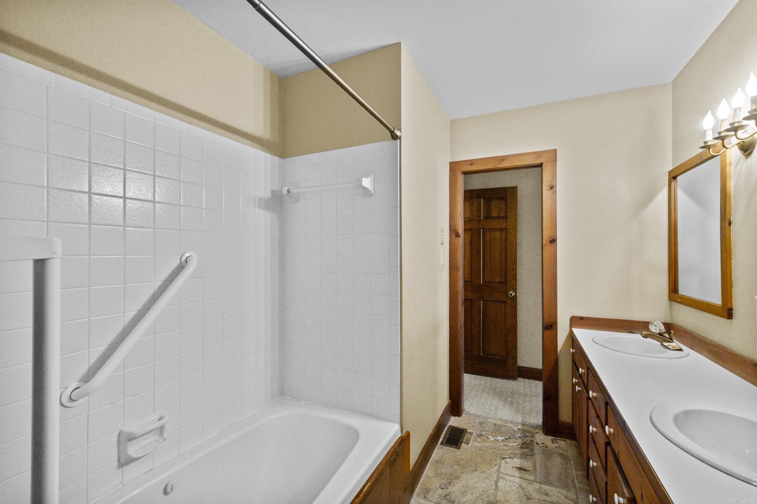 NORTH POINT GLENN ADDN - Residential