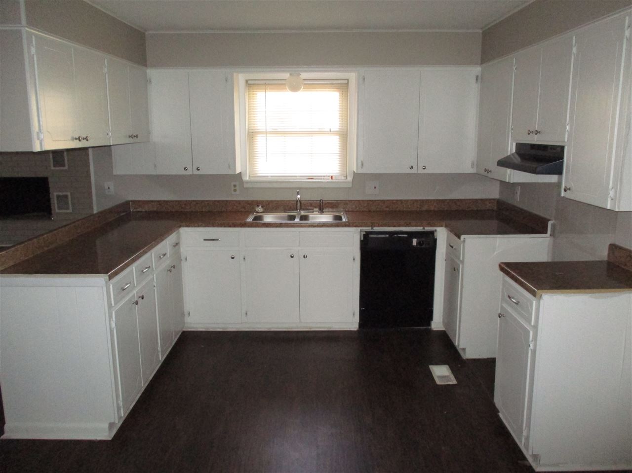 Country Club Park - Residential Lease