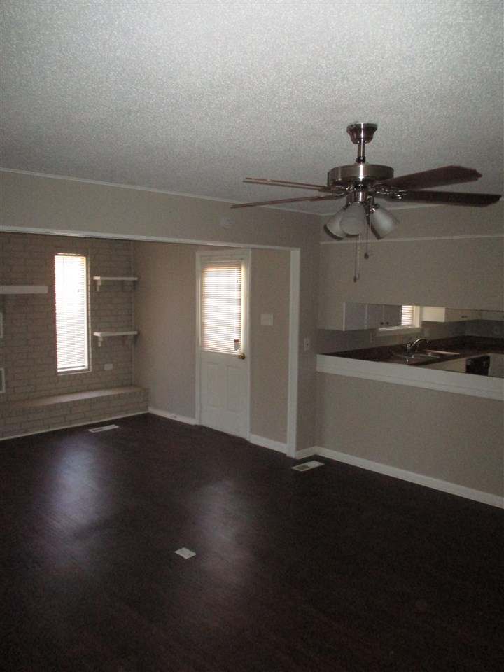 Country Club Park - Residential Lease