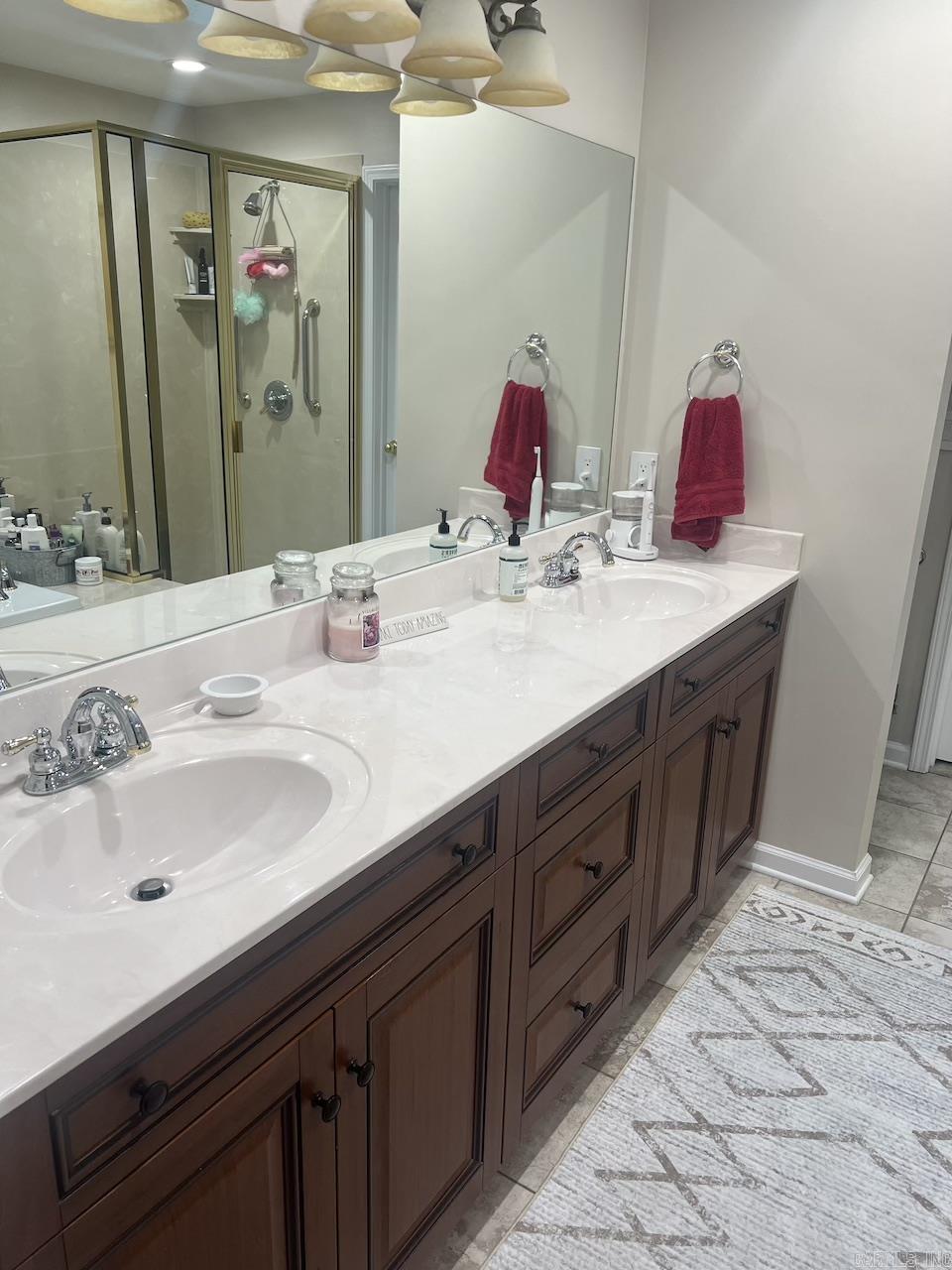 ENCLAVE - Residential