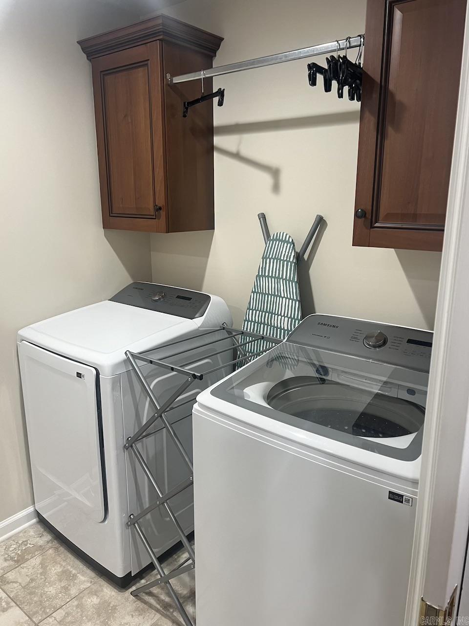 ENCLAVE - Residential