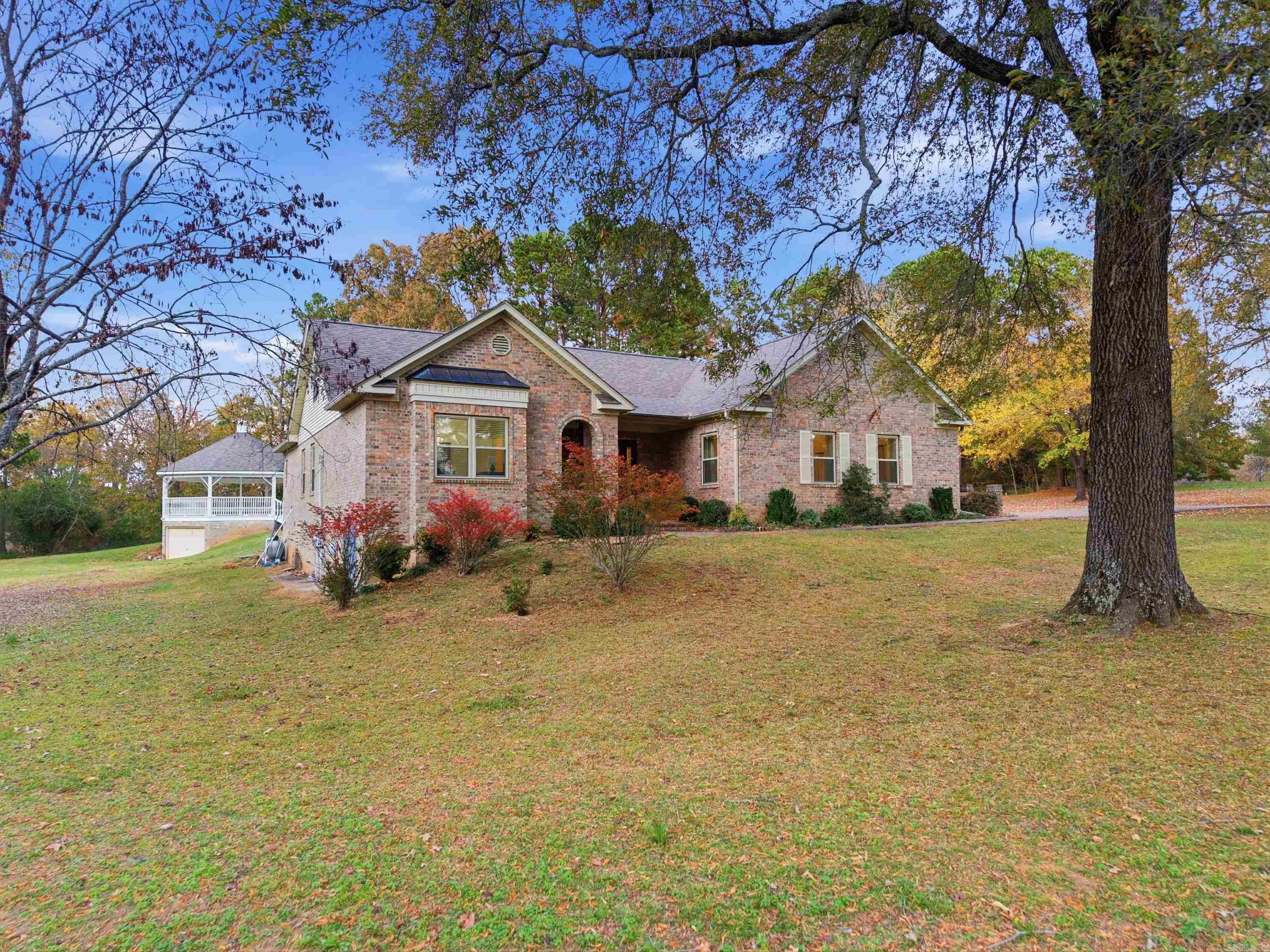 SUMMERHILL PLACE - Residential