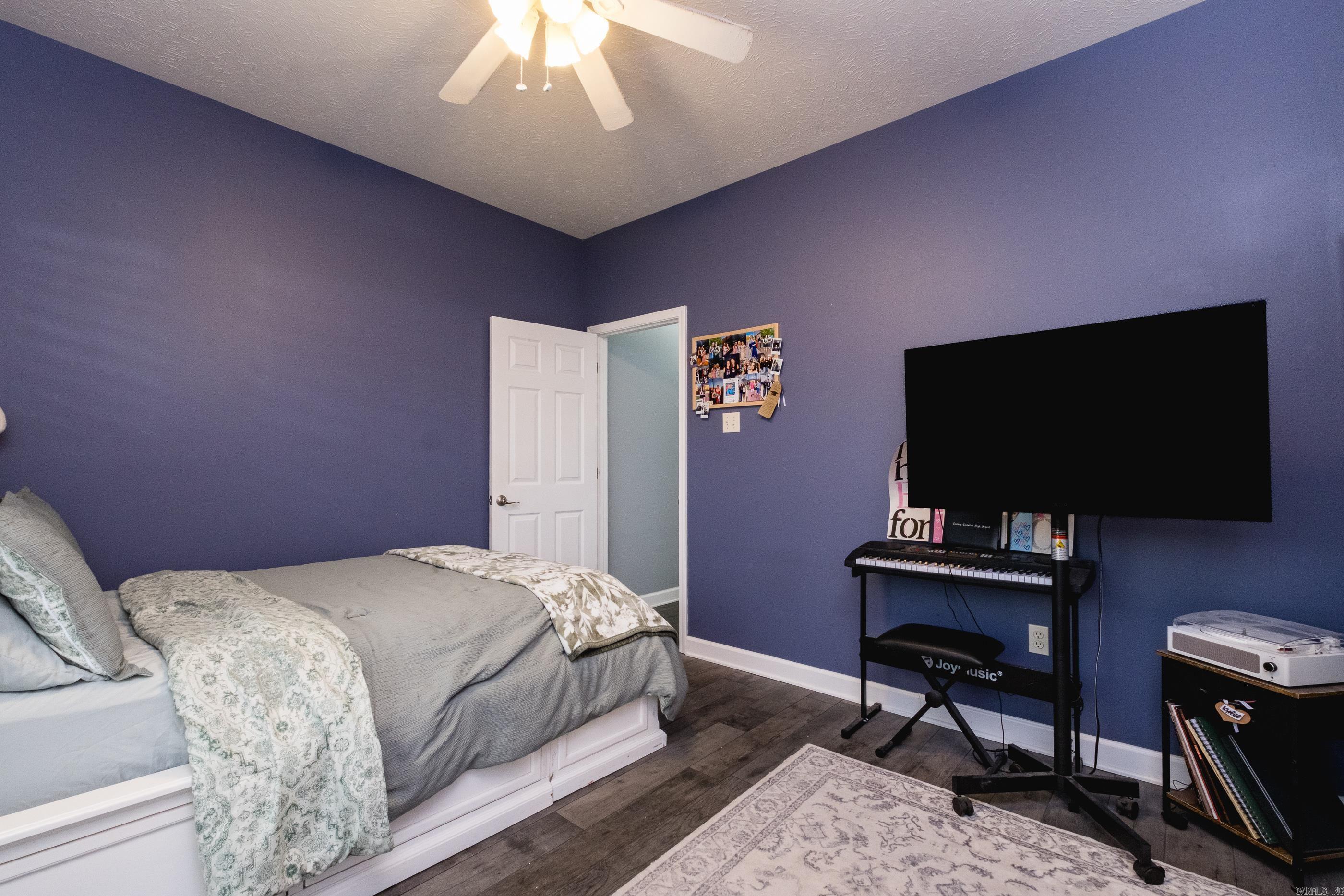 MCKENZIE MEADOW - Residential