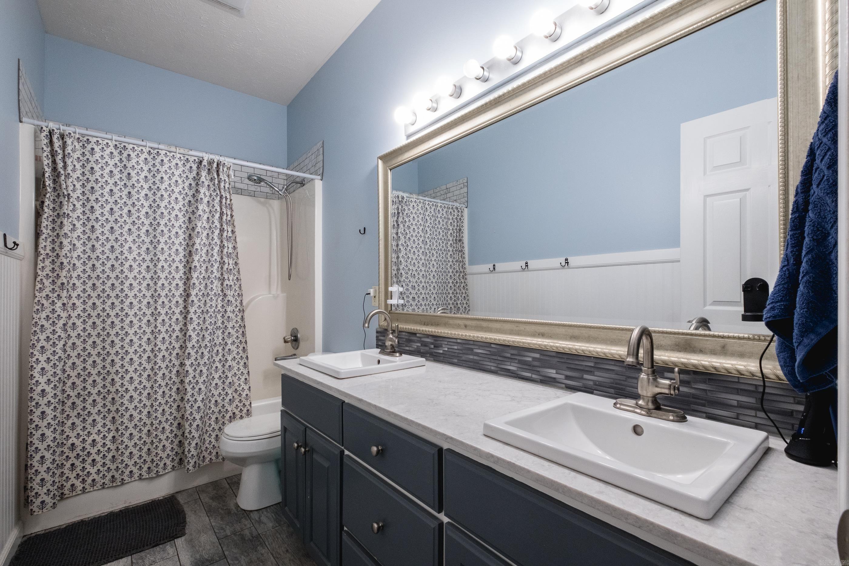 MCKENZIE MEADOW - Residential