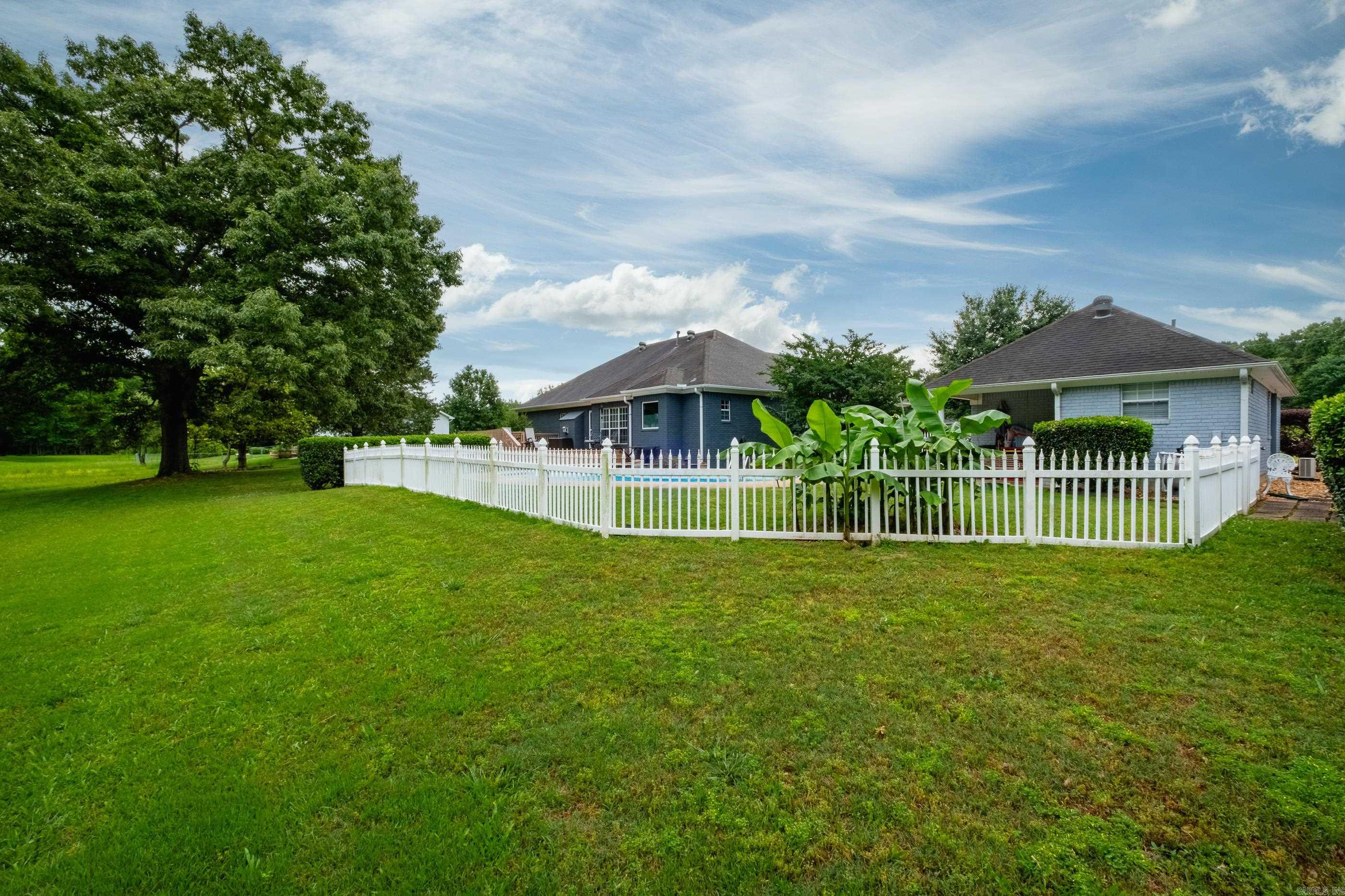 MCKENZIE MEADOW - Residential