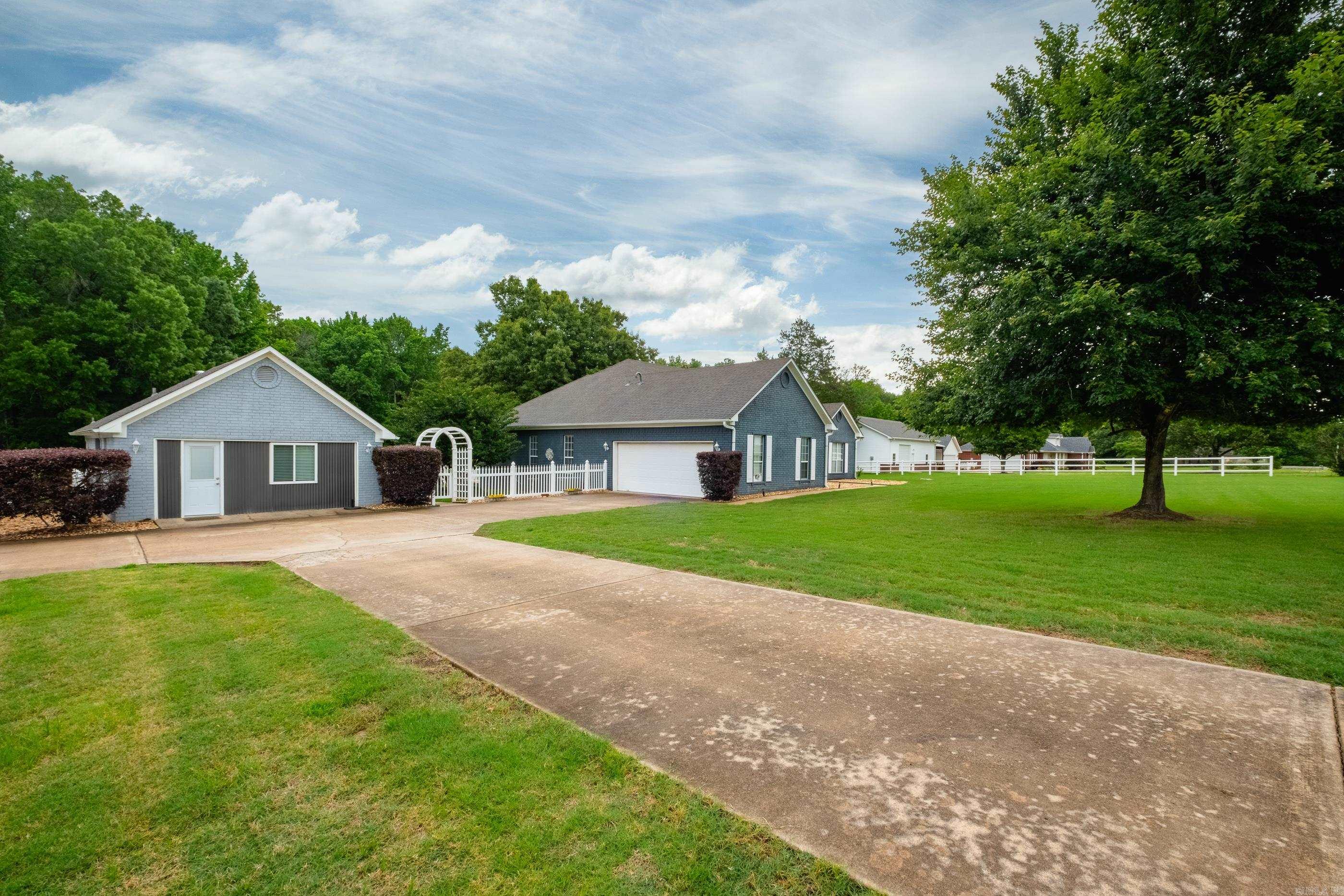 MCKENZIE MEADOW - Residential