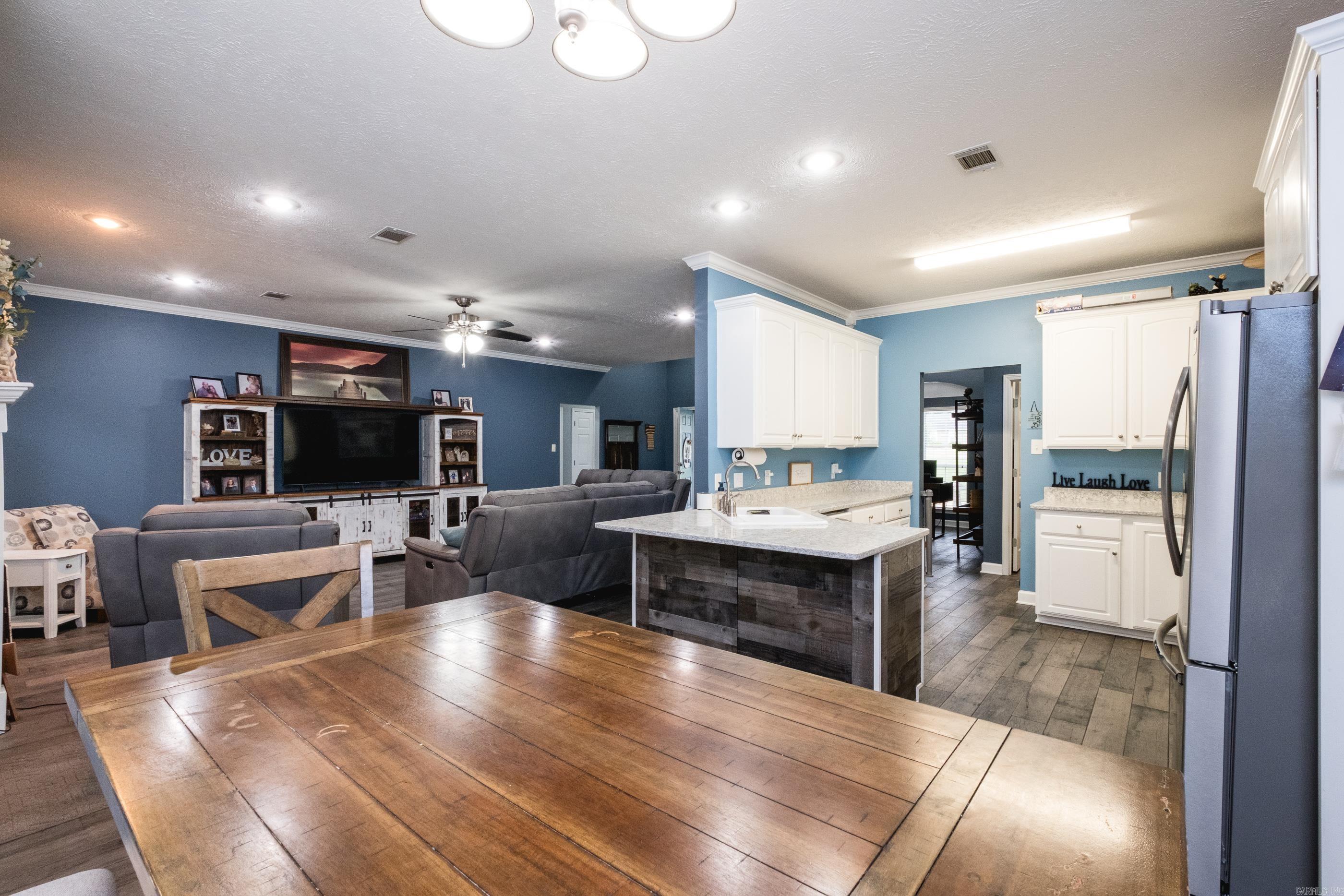 MCKENZIE MEADOW - Residential