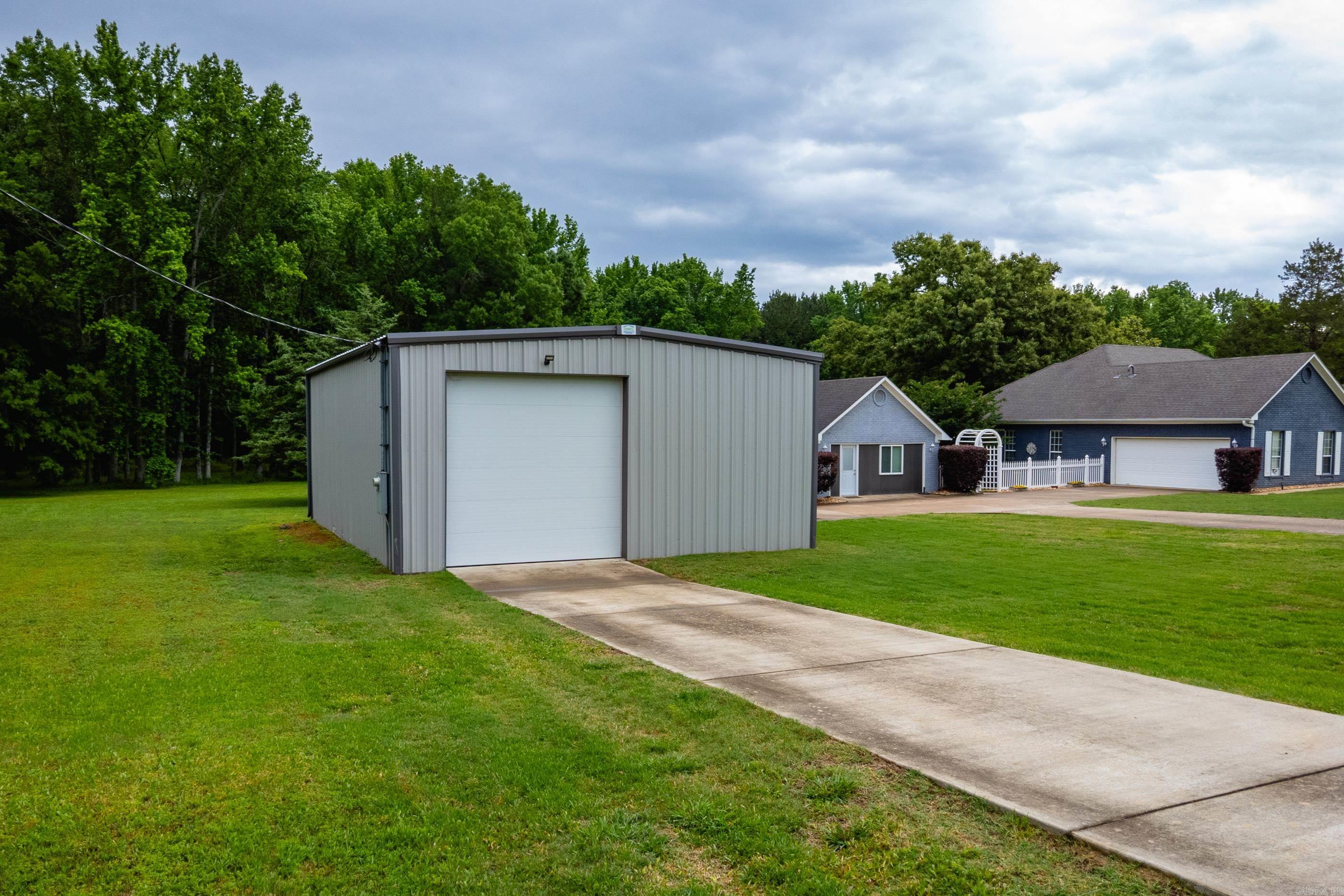 MCKENZIE MEADOW - Residential