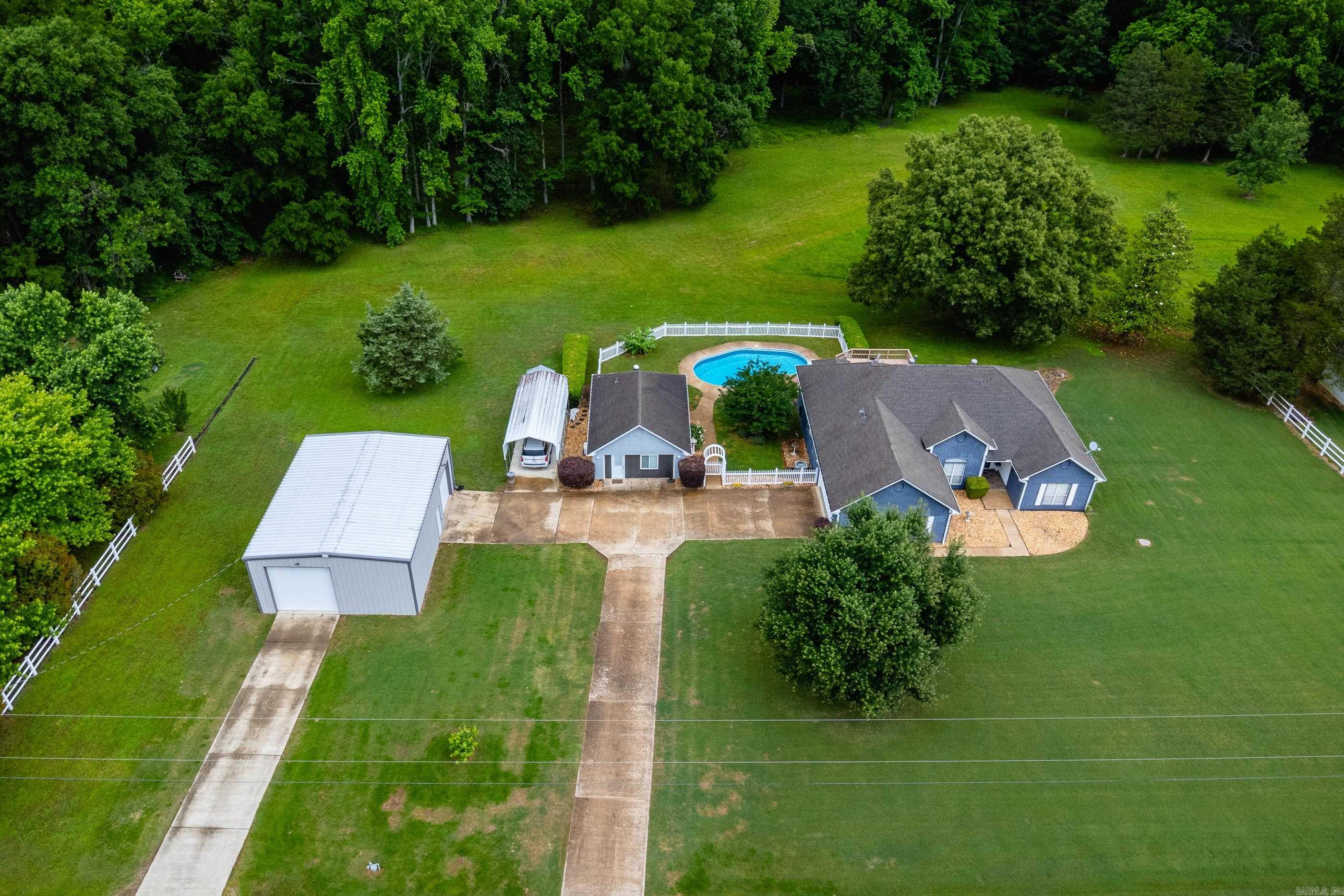 MCKENZIE MEADOW - Residential