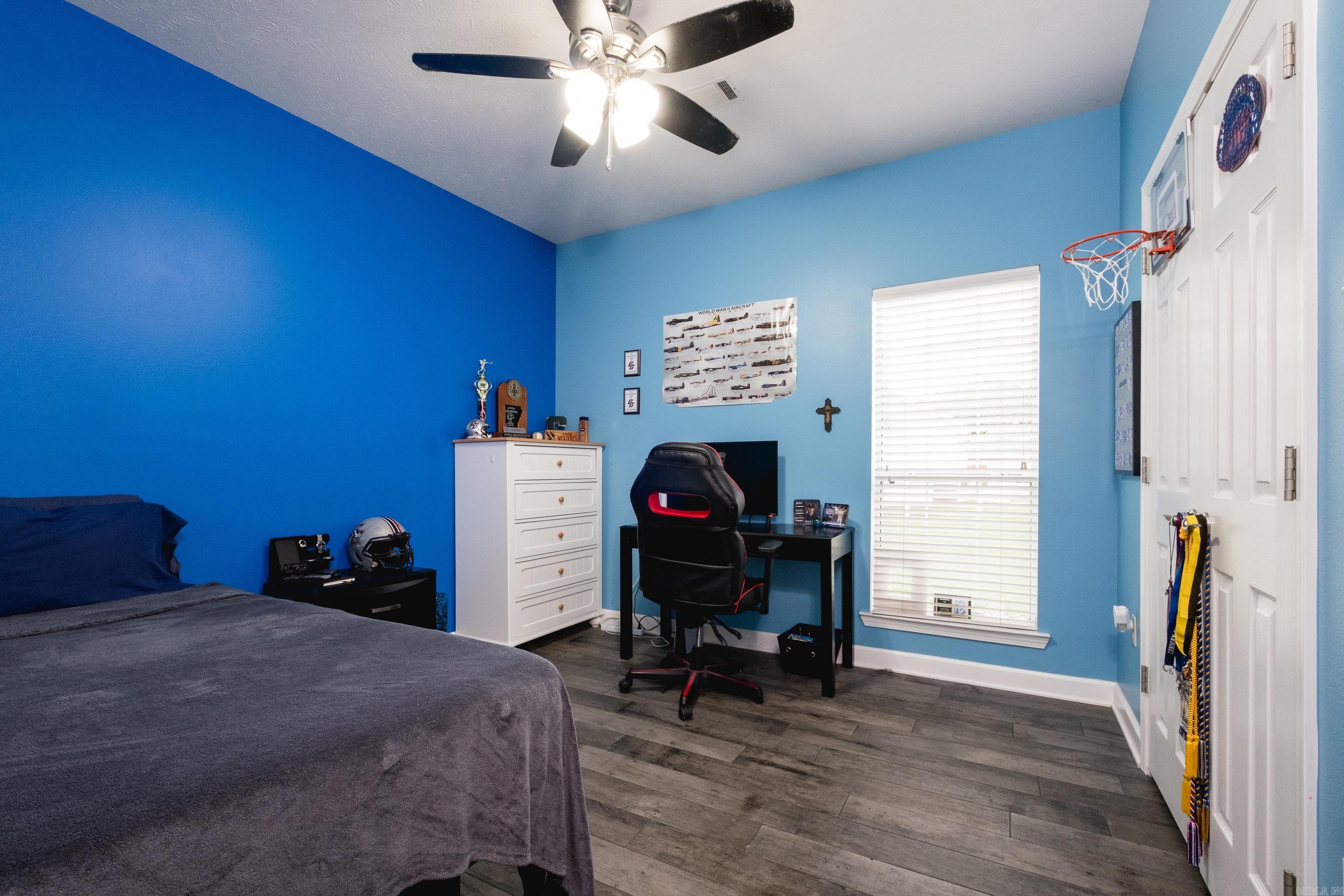 MCKENZIE MEADOW - Residential