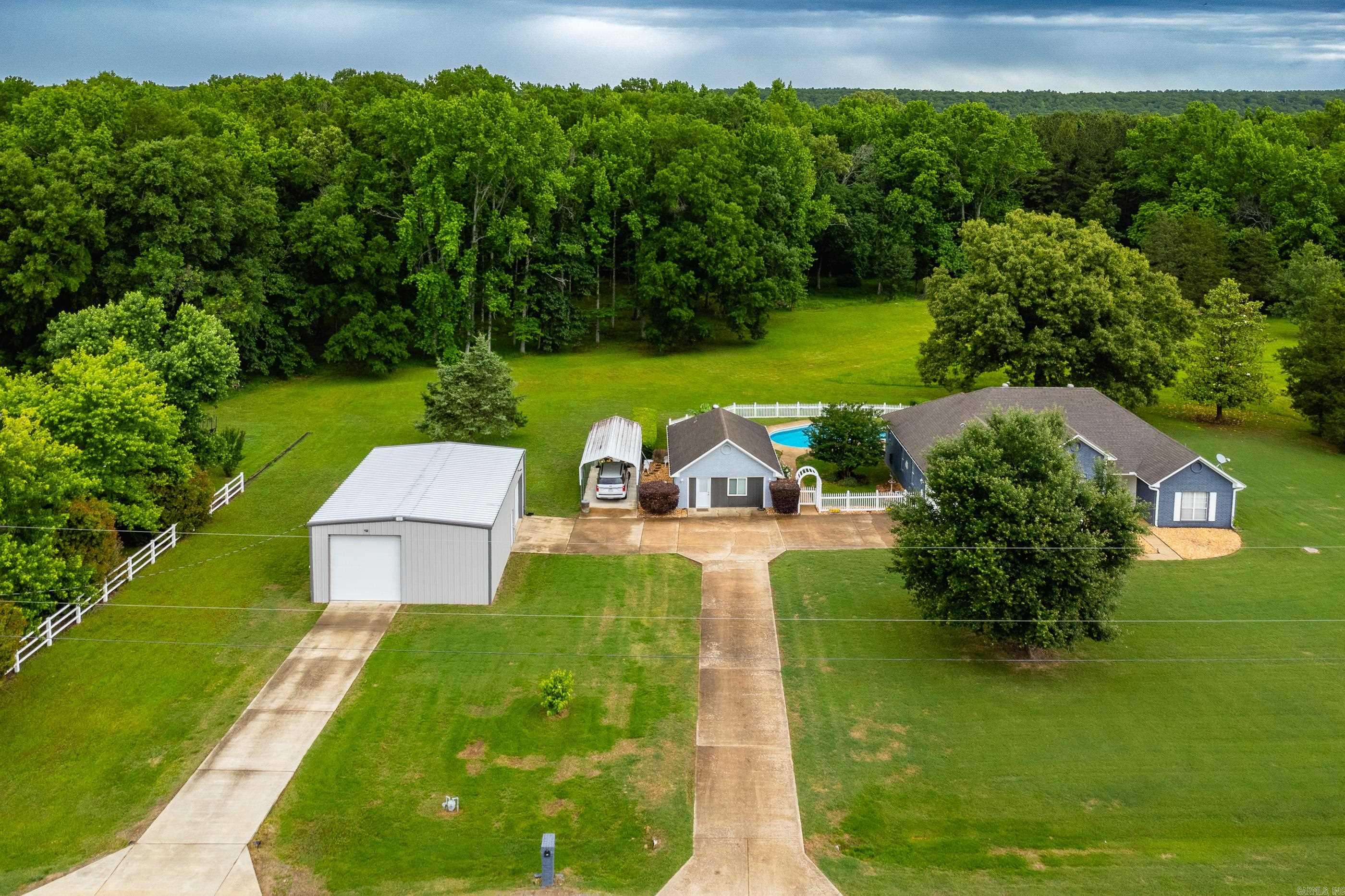 MCKENZIE MEADOW - Residential
