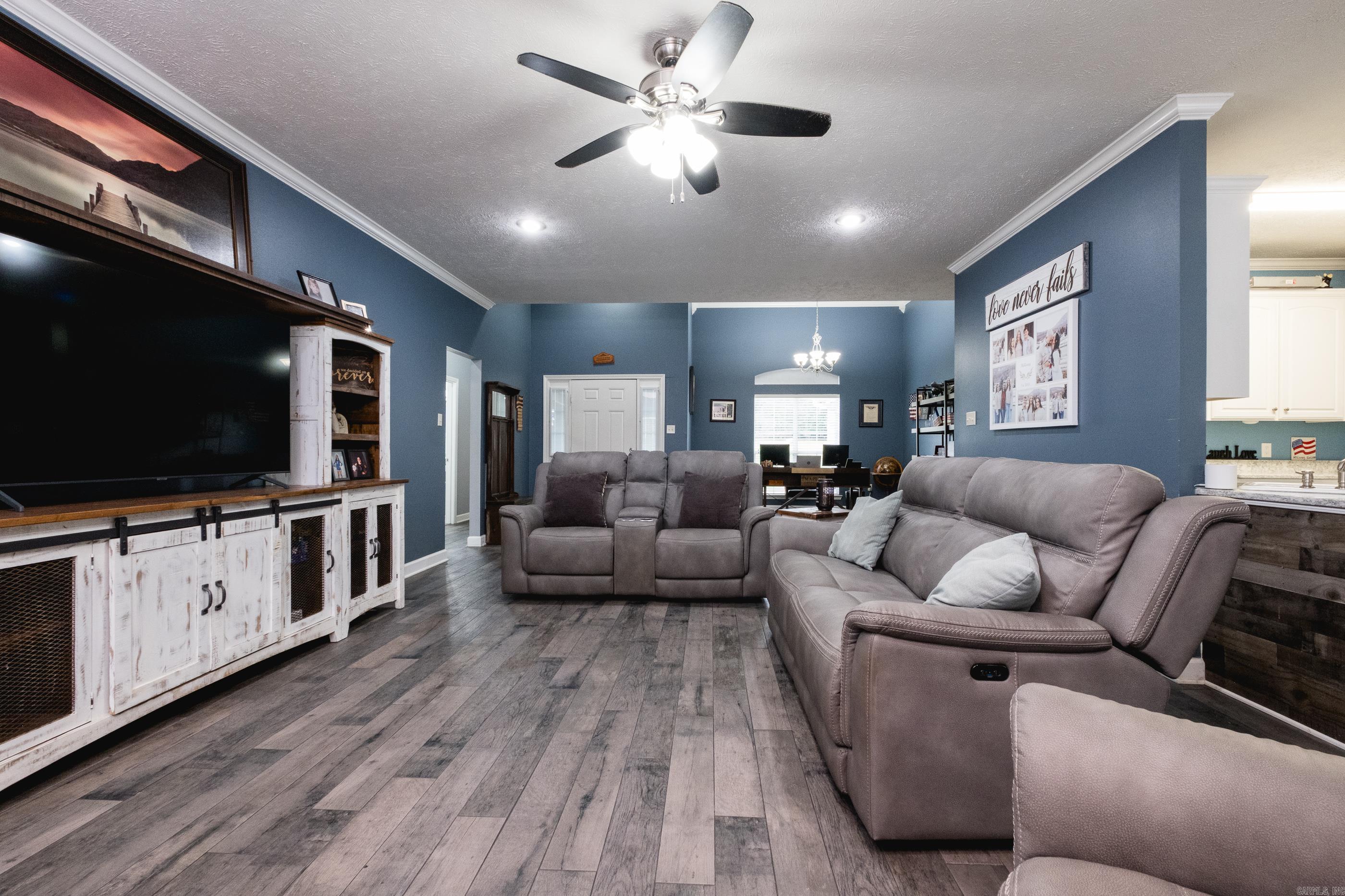 MCKENZIE MEADOW - Residential