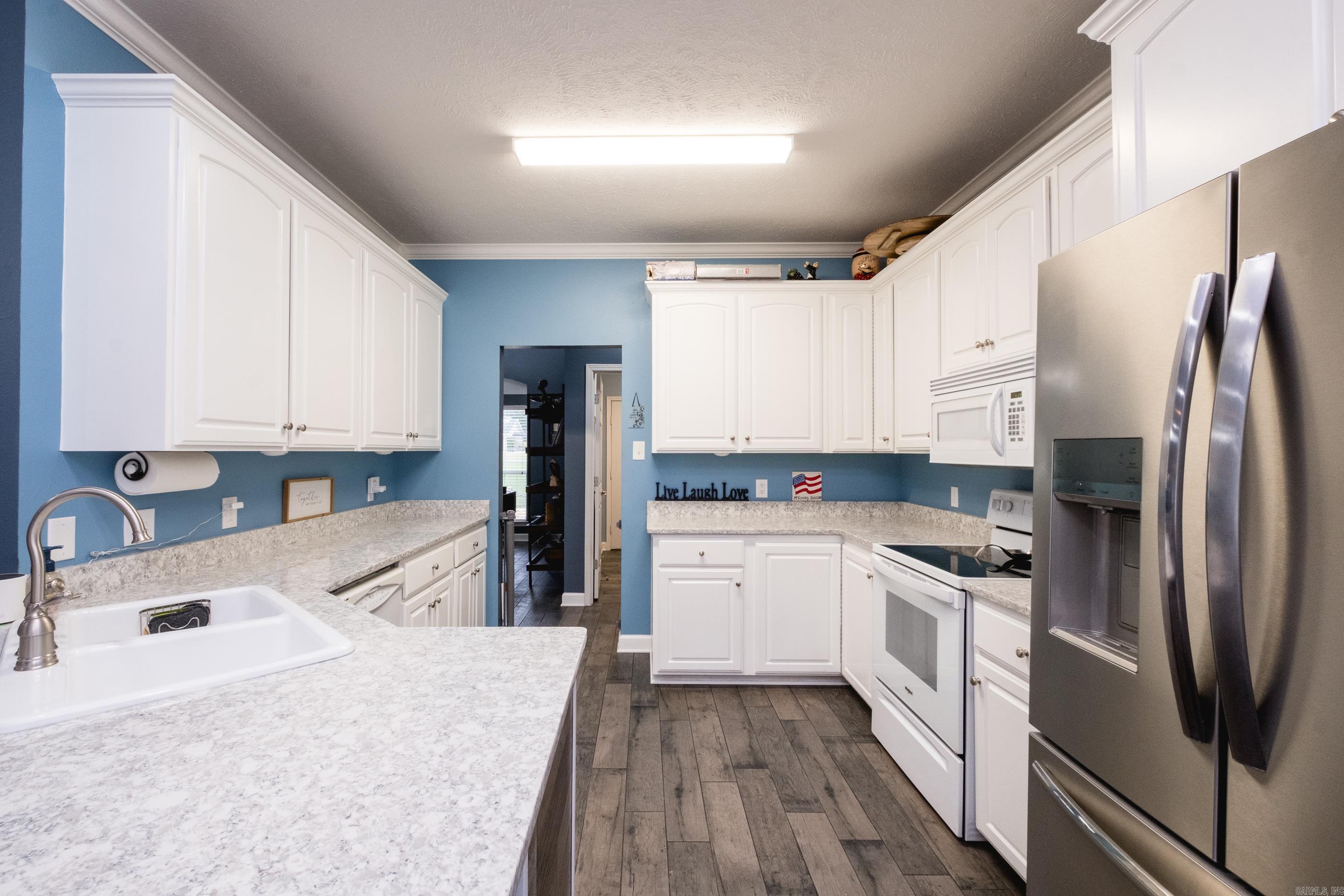 MCKENZIE MEADOW - Residential