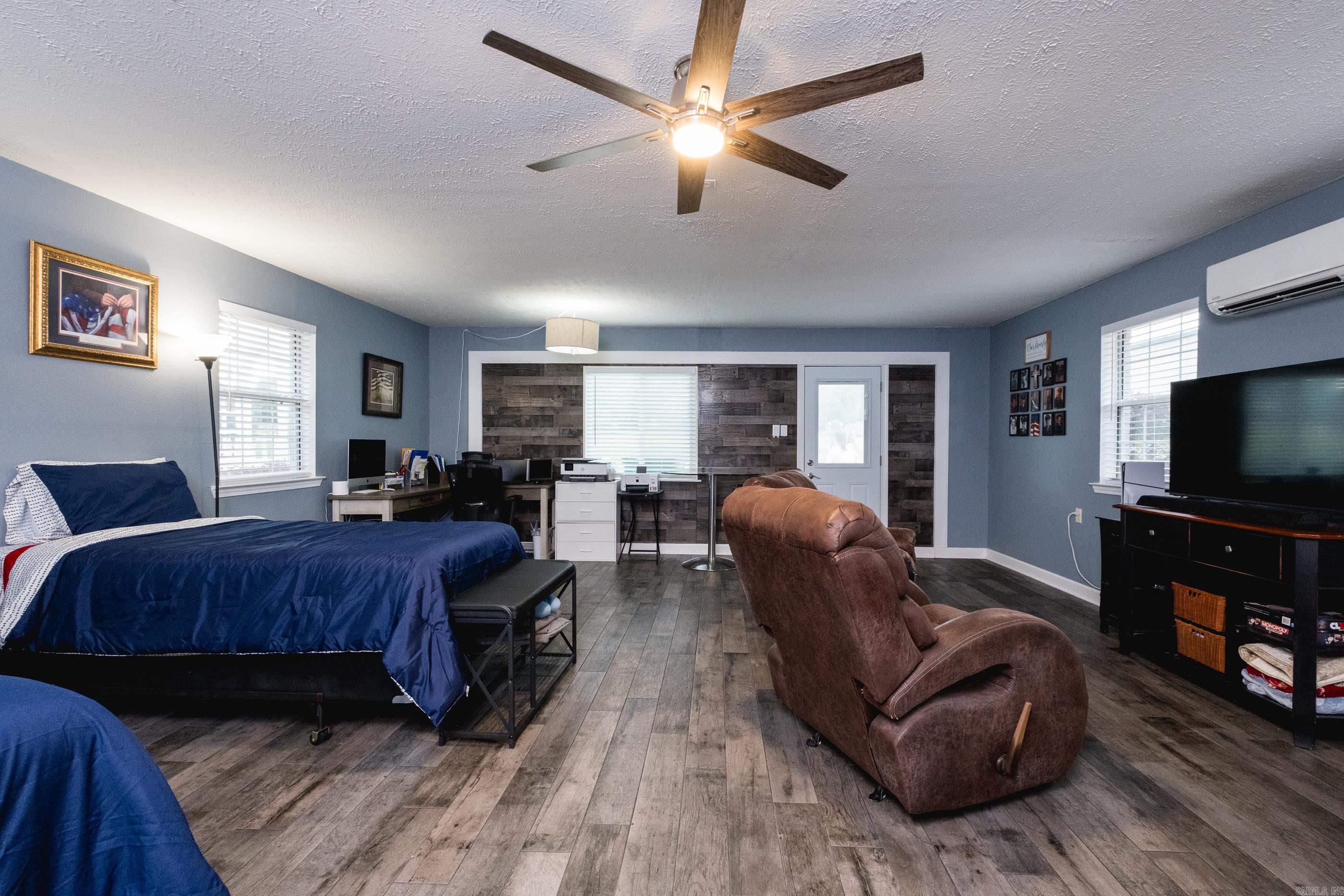MCKENZIE MEADOW - Residential