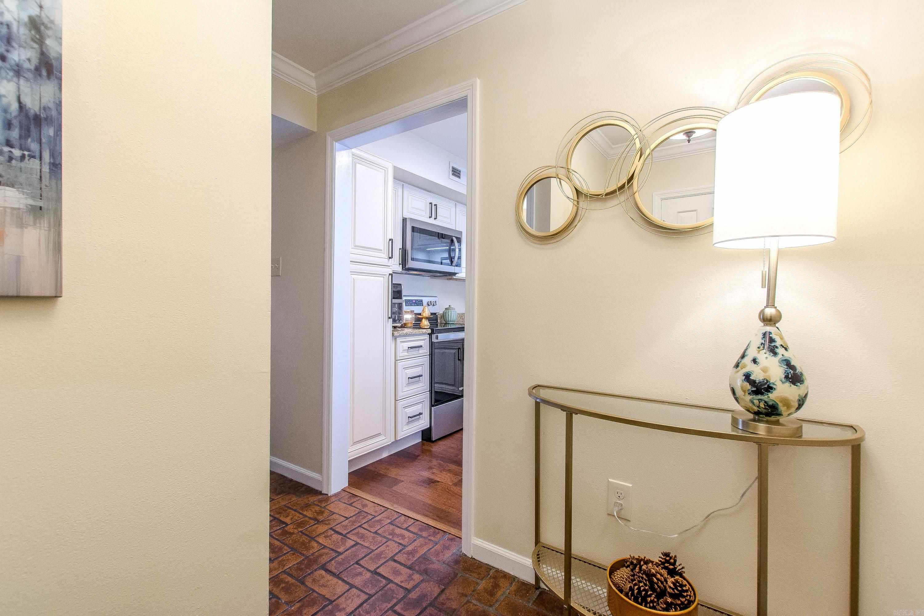 KINGSBRIDGE TWNHSE - Residential