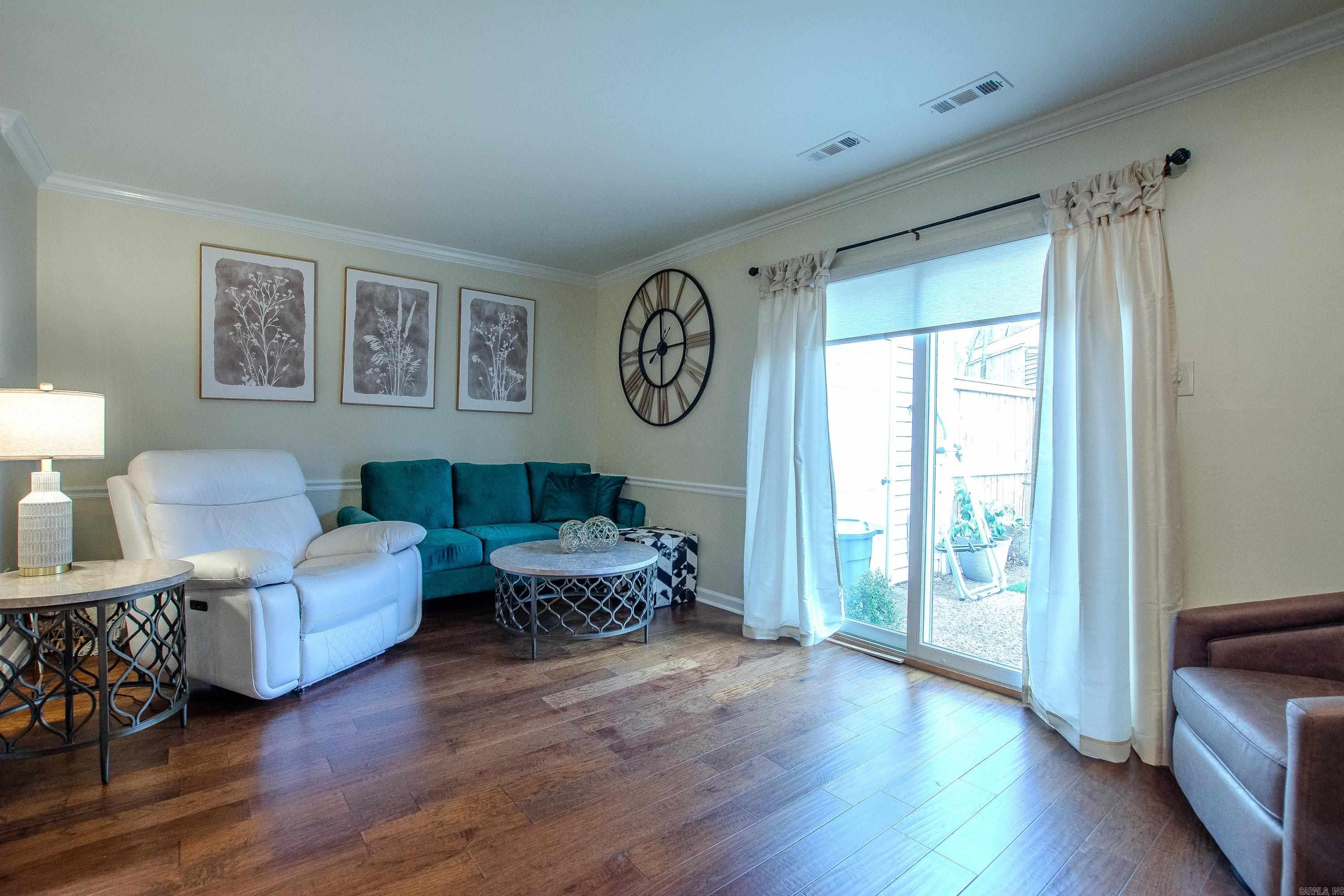 KINGSBRIDGE TWNHSE - Residential