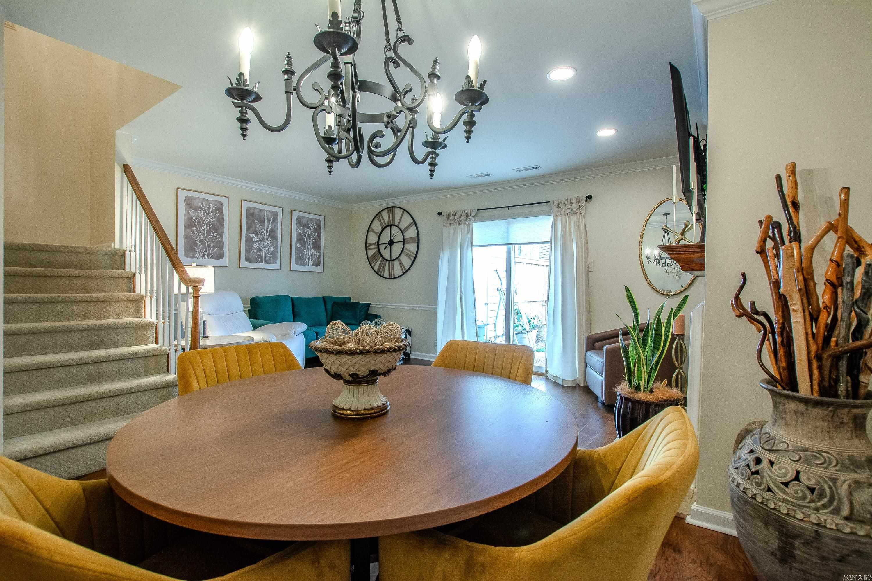 KINGSBRIDGE TWNHSE - Residential