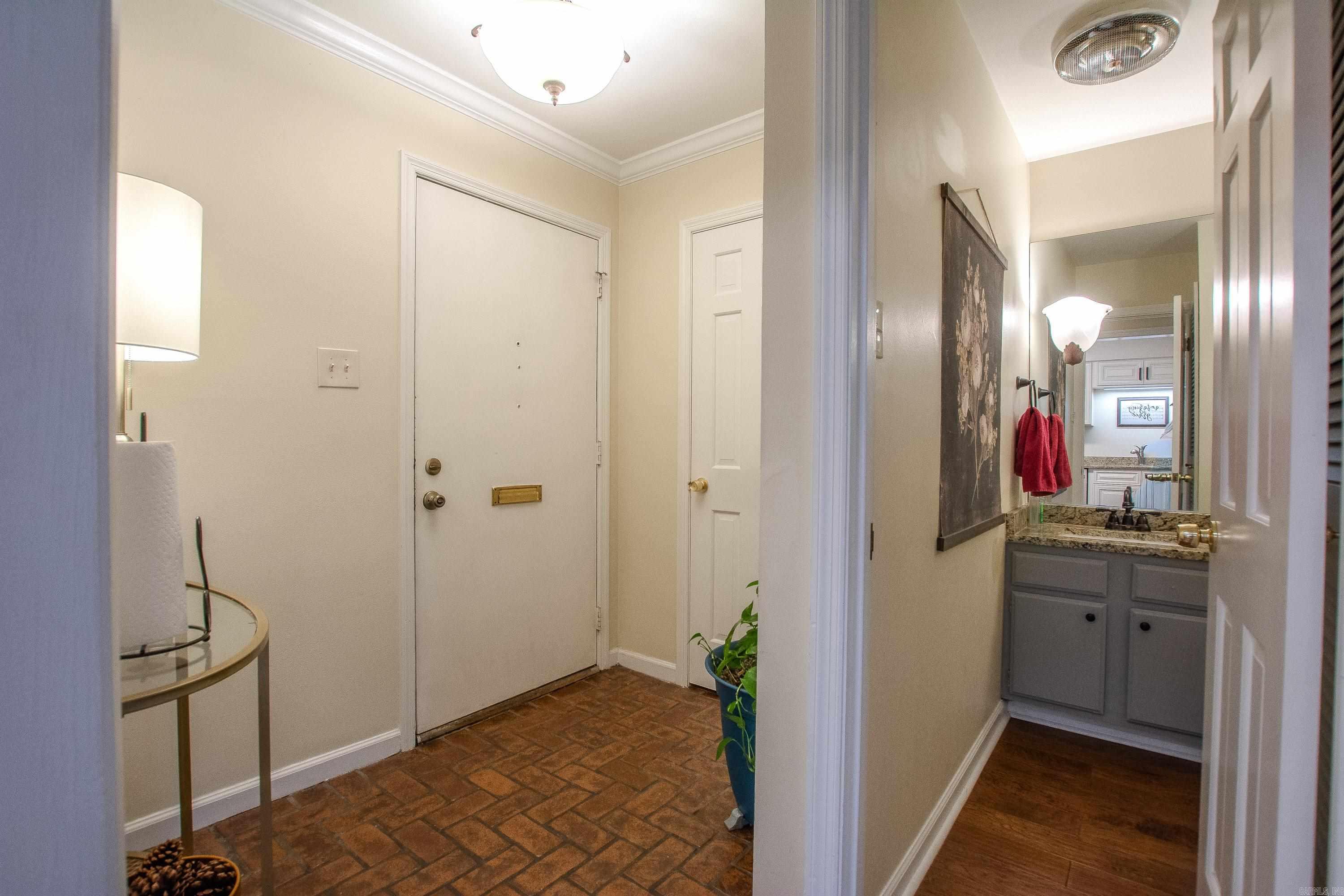 KINGSBRIDGE TWNHSE - Residential