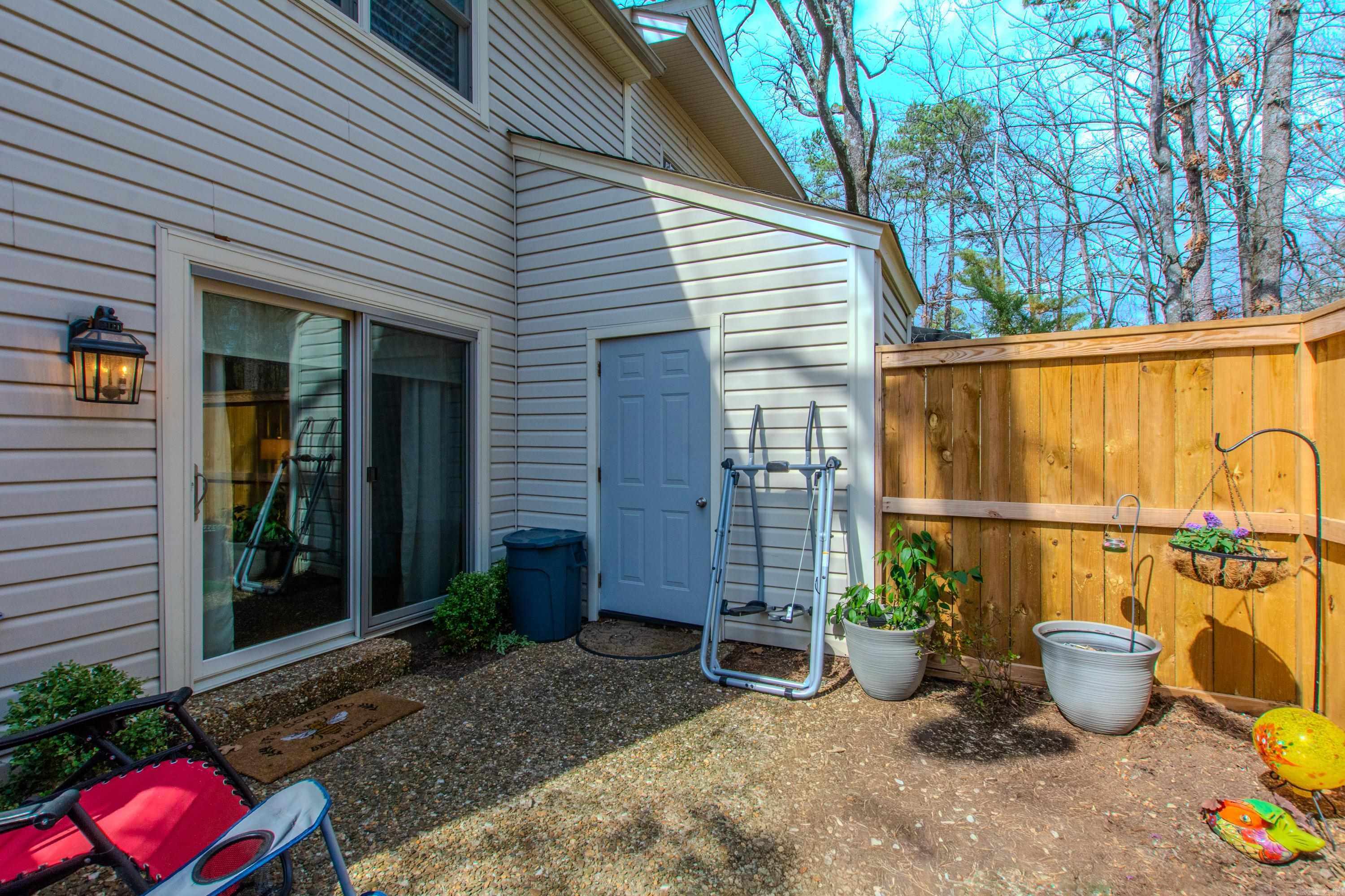 KINGSBRIDGE TWNHSE - Residential