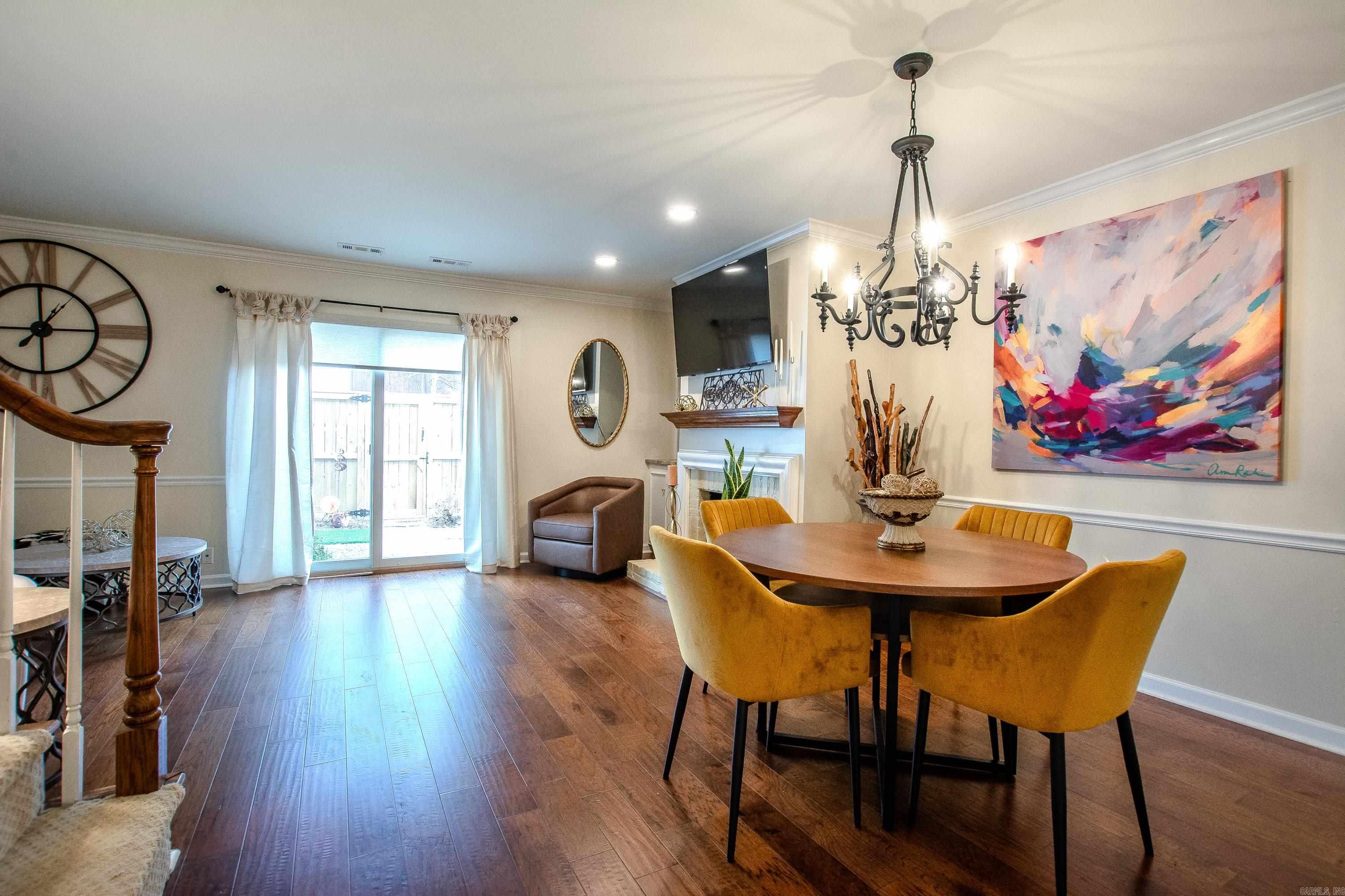 KINGSBRIDGE TWNHSE - Residential