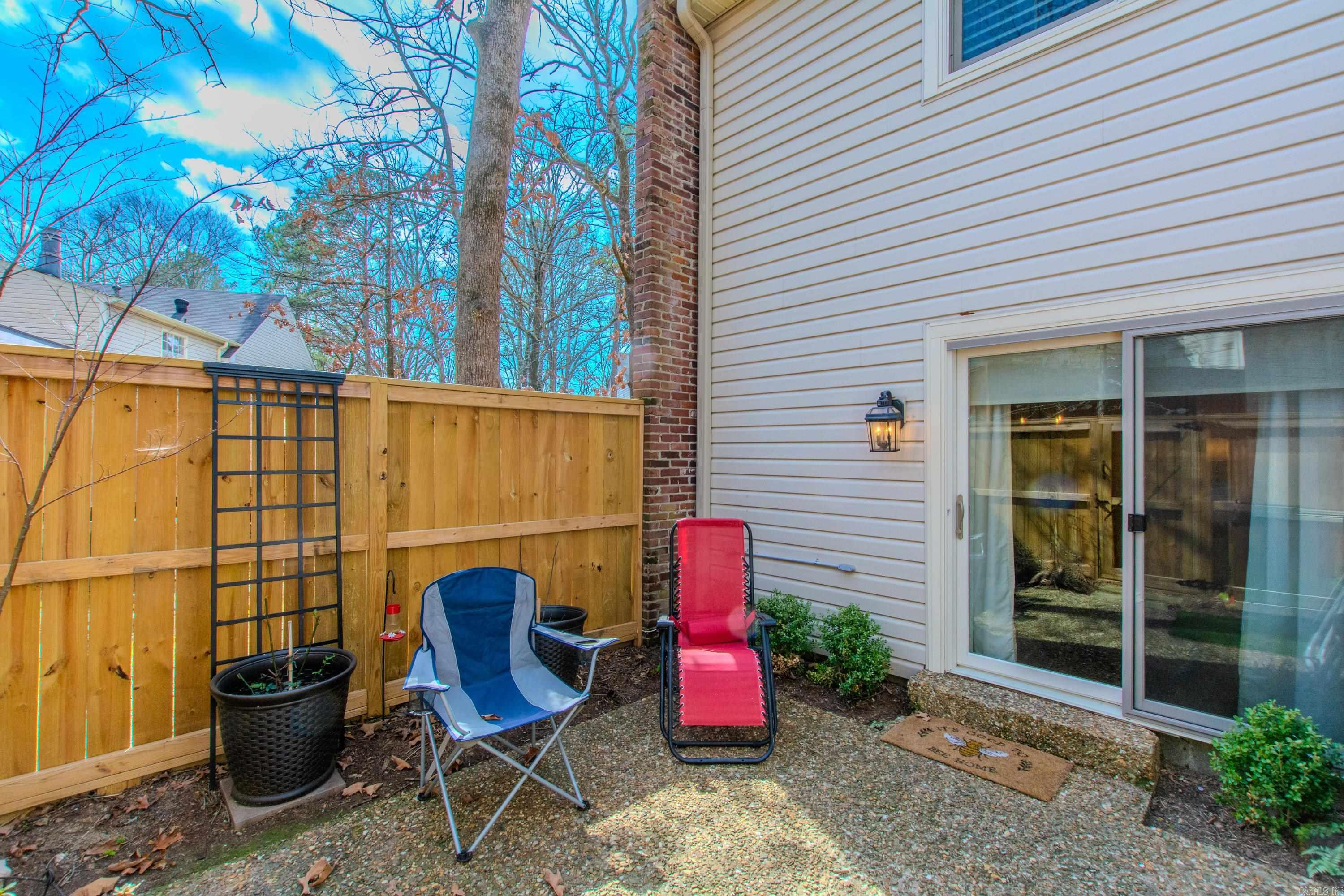 KINGSBRIDGE TWNHSE - Residential