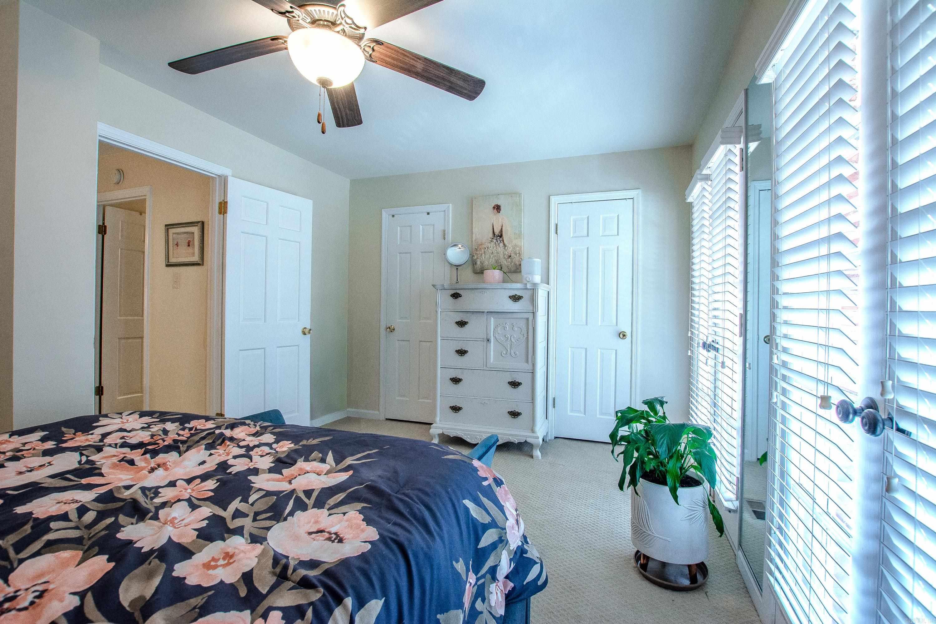 KINGSBRIDGE TWNHSE - Residential