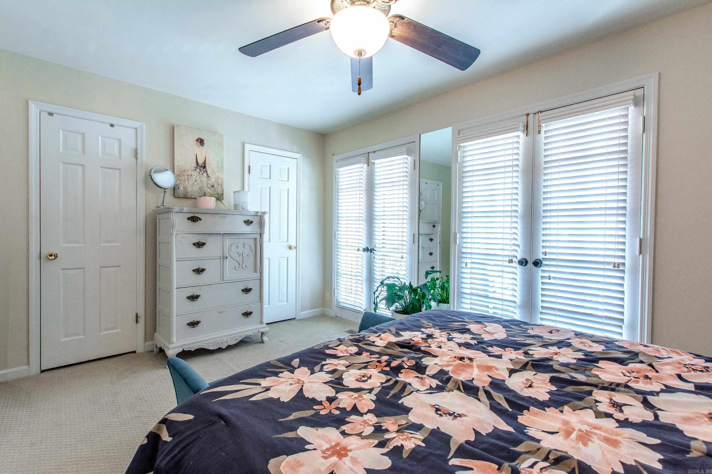 KINGSBRIDGE TWNHSE - Residential