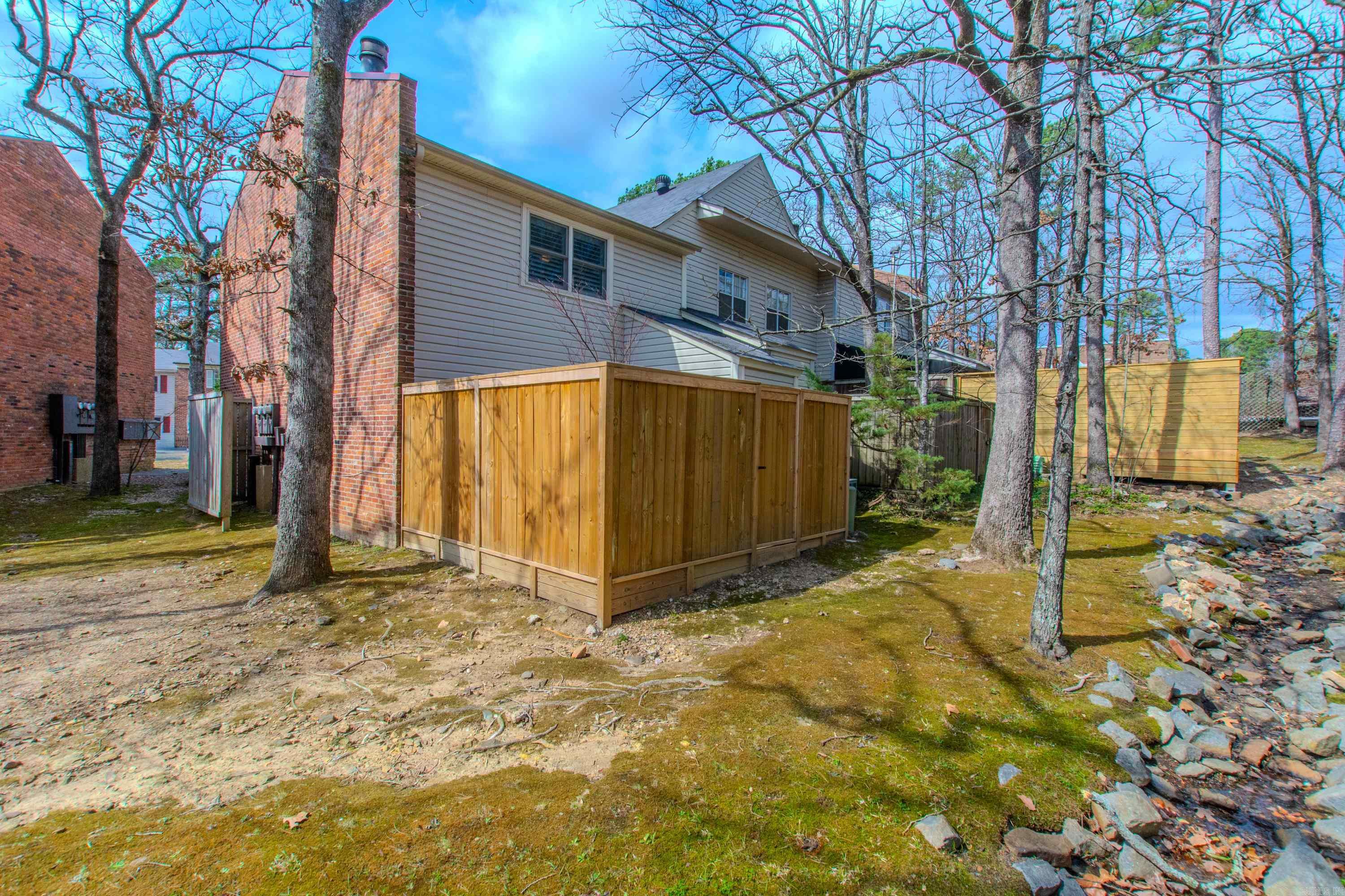 KINGSBRIDGE TWNHSE - Residential