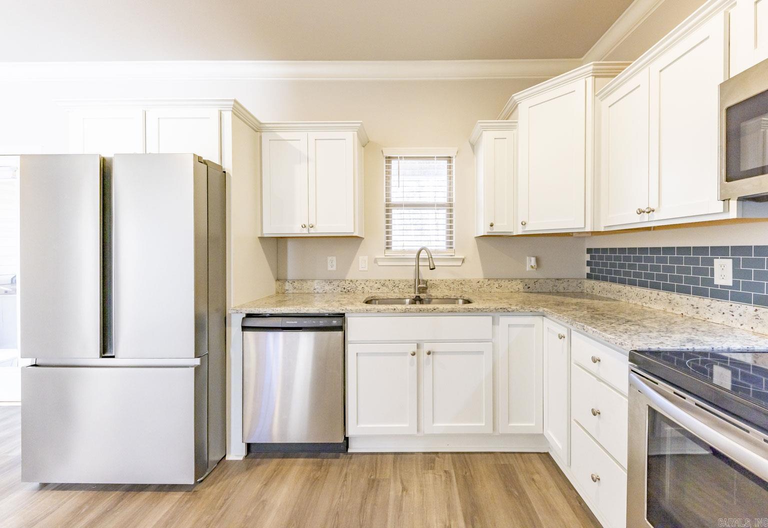 WESTERN WOODS - Residential